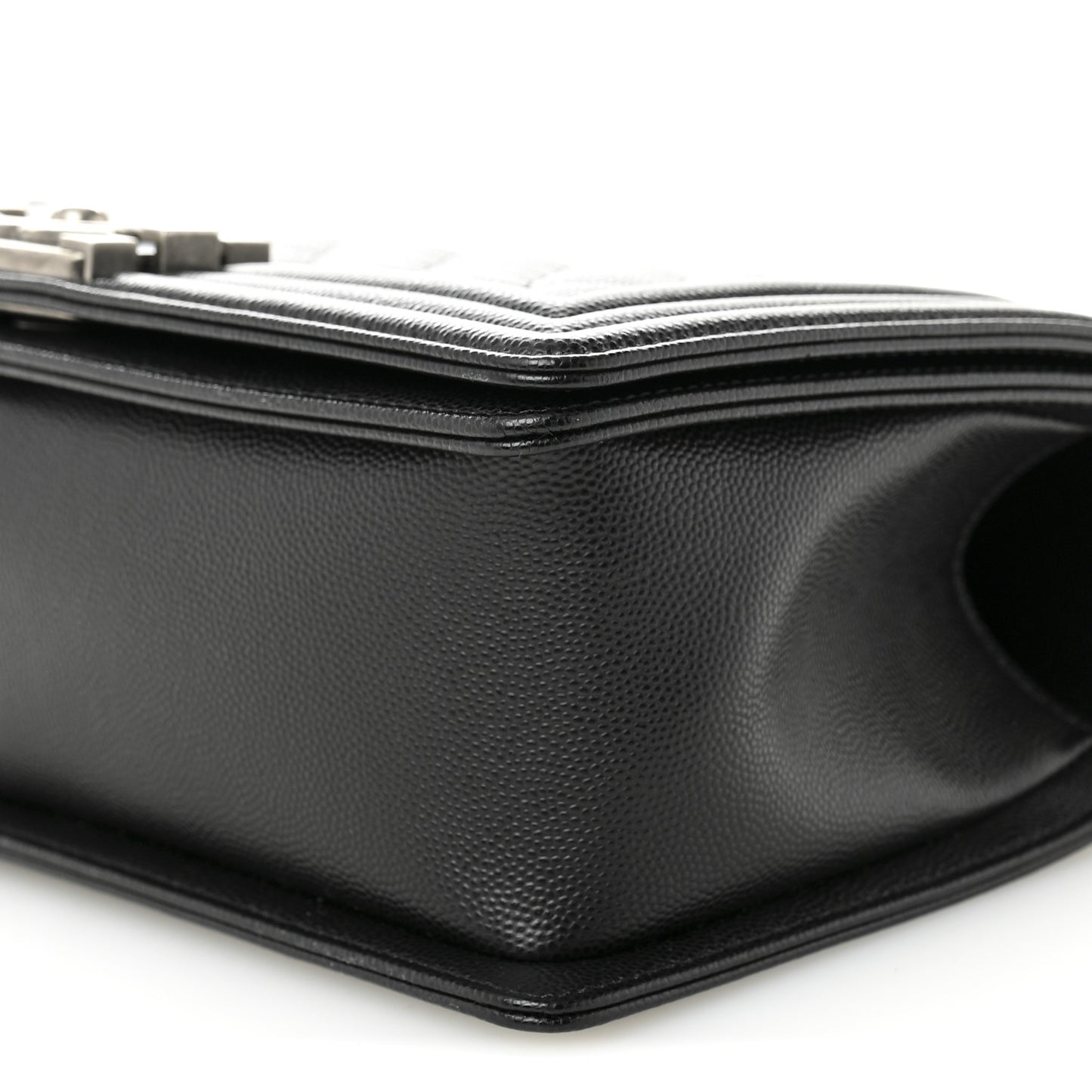 Caviar Quilted Medium Boy Flap Black