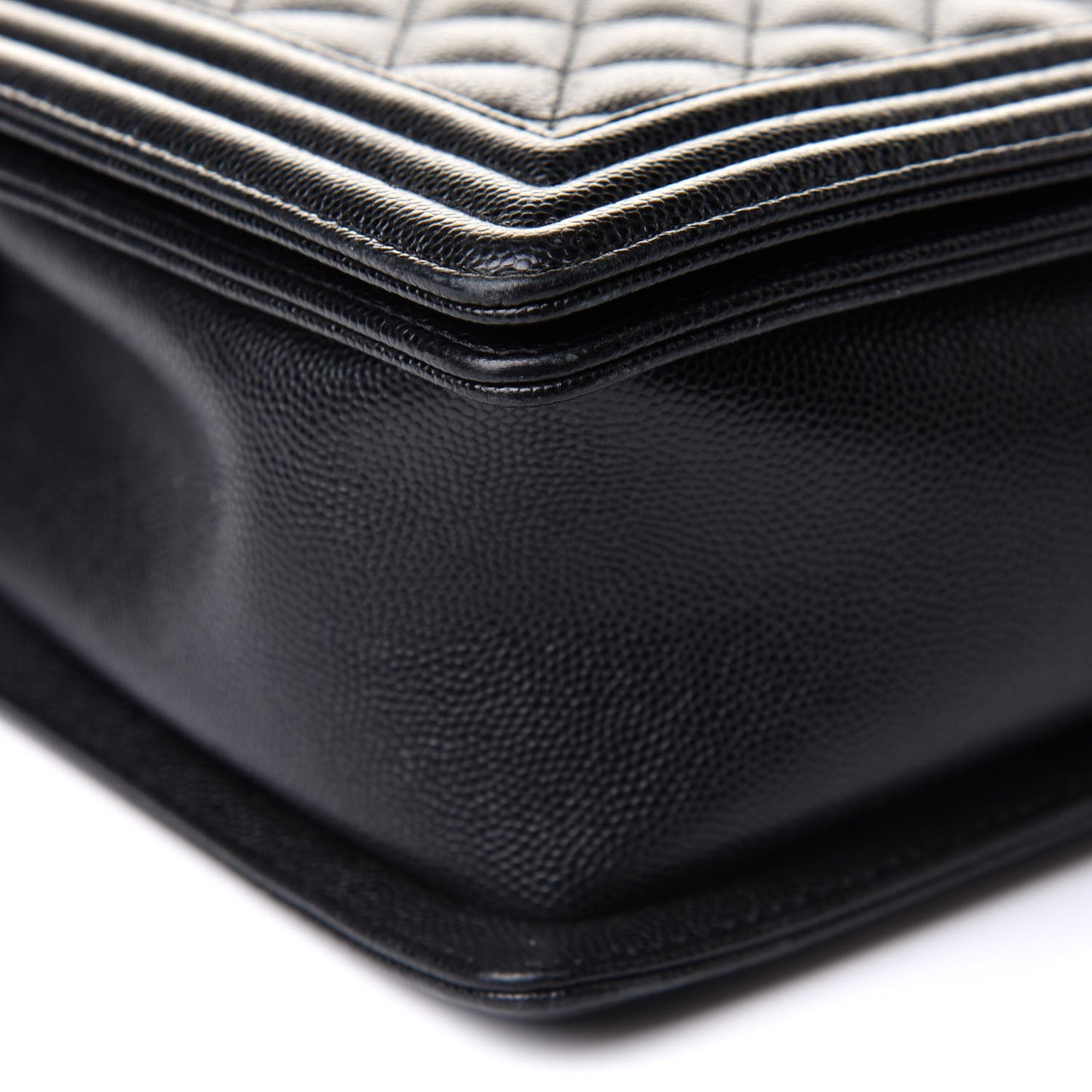 Caviar Quilted New Medium Boy Flap Black