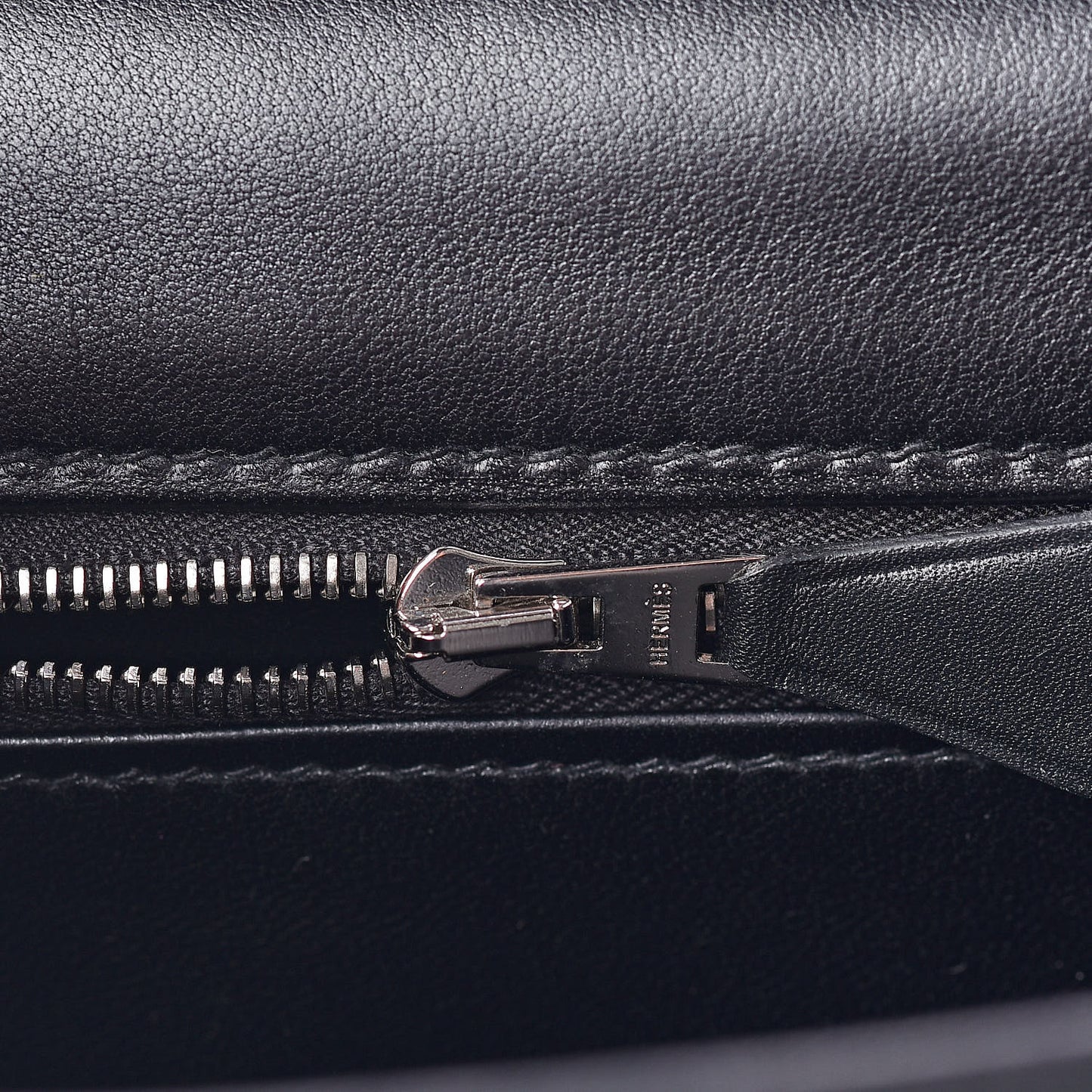 Tadelakt Constance 24 Black