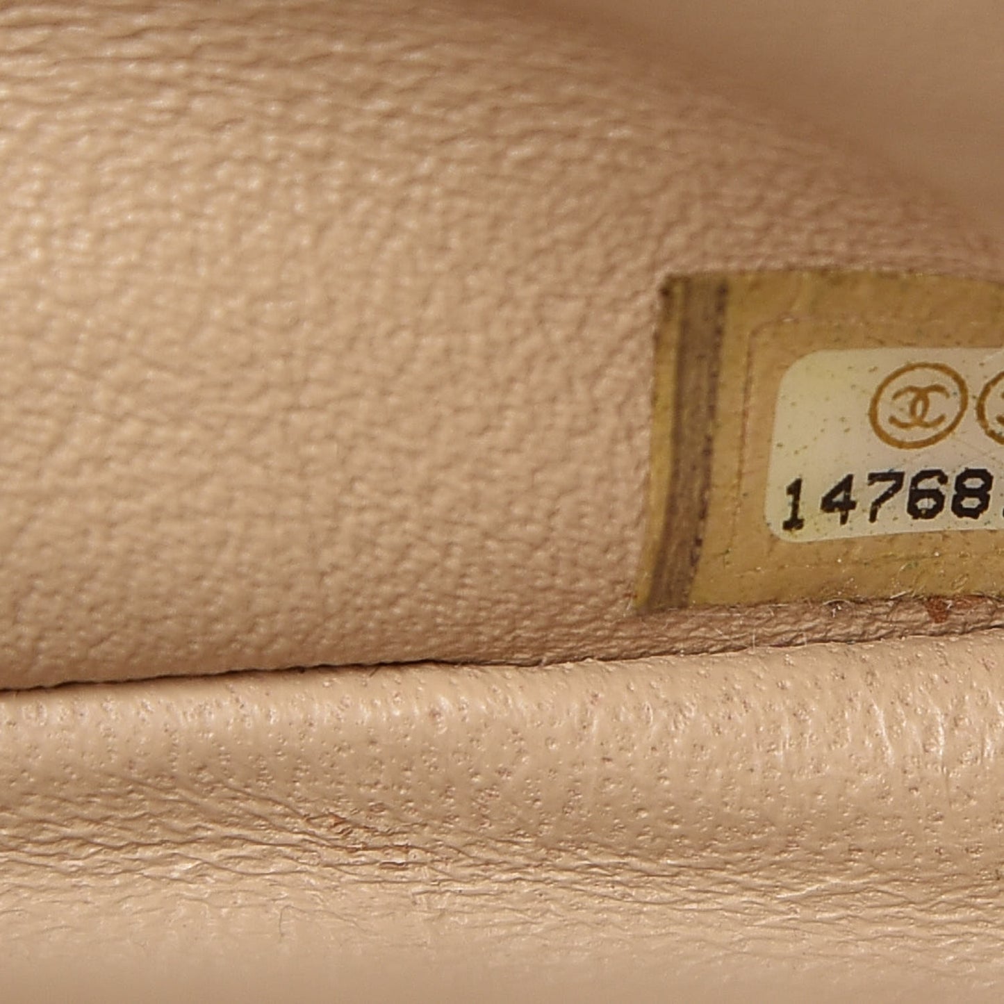 Caviar Quilted Jumbo Double Flap Beige Clair
