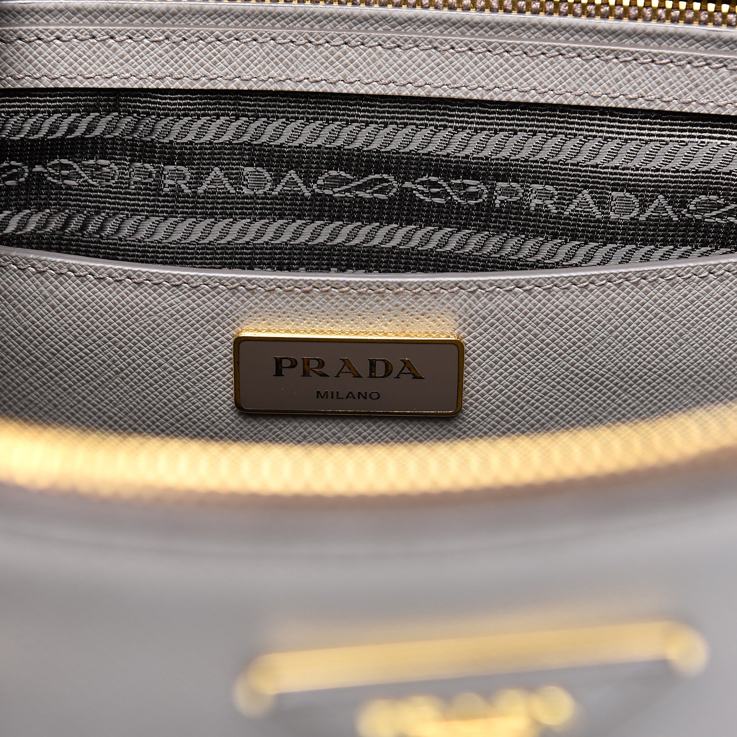 Saffiano Medium Galleria Double Zip Tote Argilla