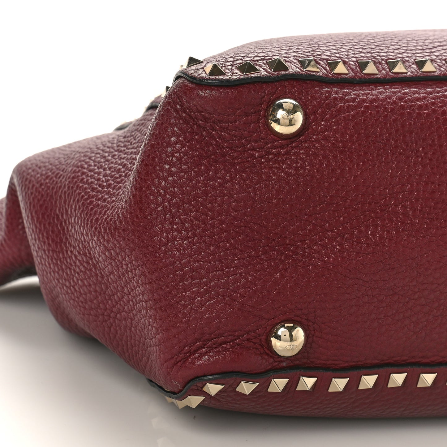 Pebbled Calfskin Medium Rockstud Tote Camelia