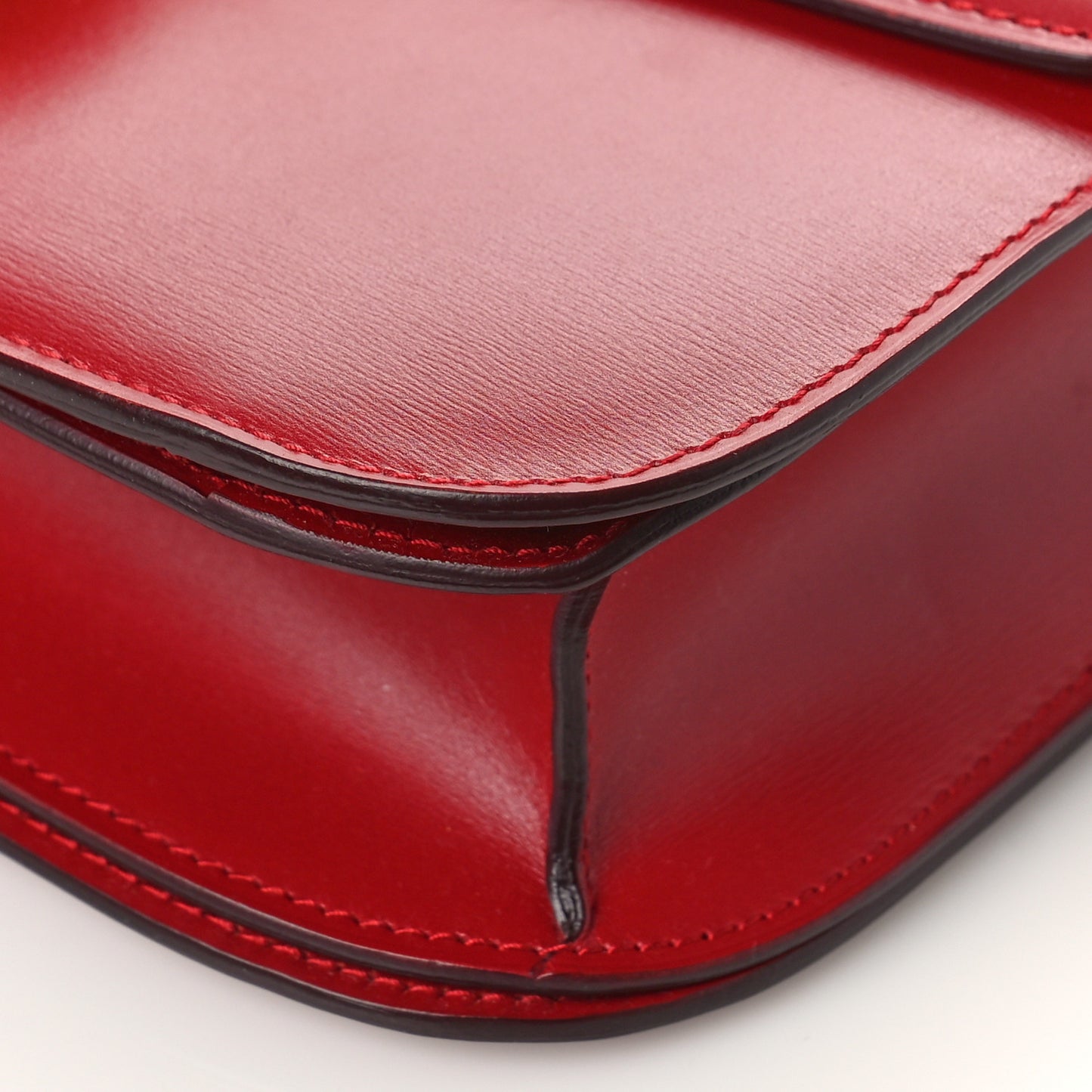 Box Calfskin Medium Classic Box Flap Bag Red