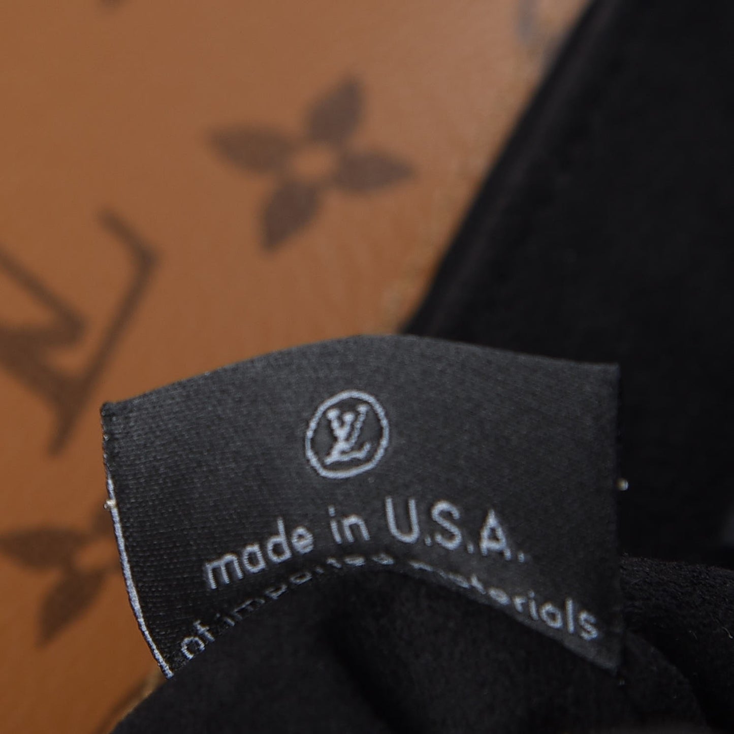 Reverse Monogram Pochette Metis