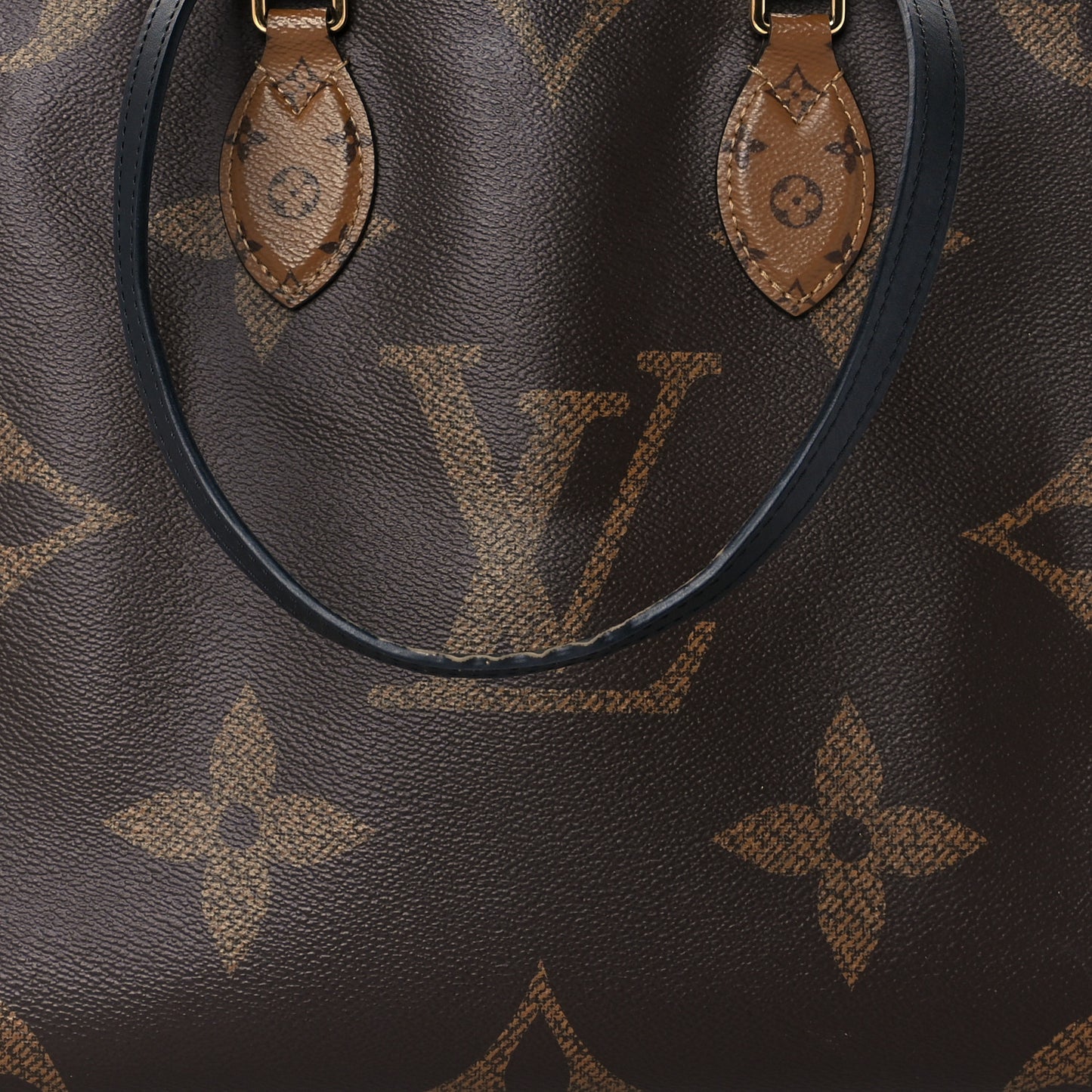 Reverse Monogram Giant Onthego MM