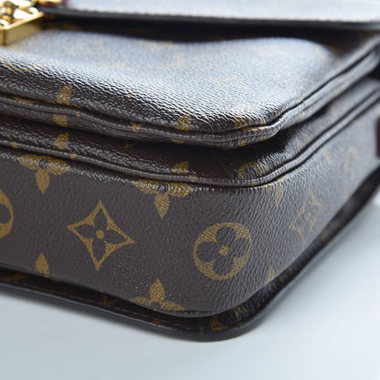 Louis Vuitton Monogram Pochette Metis 10 of 10