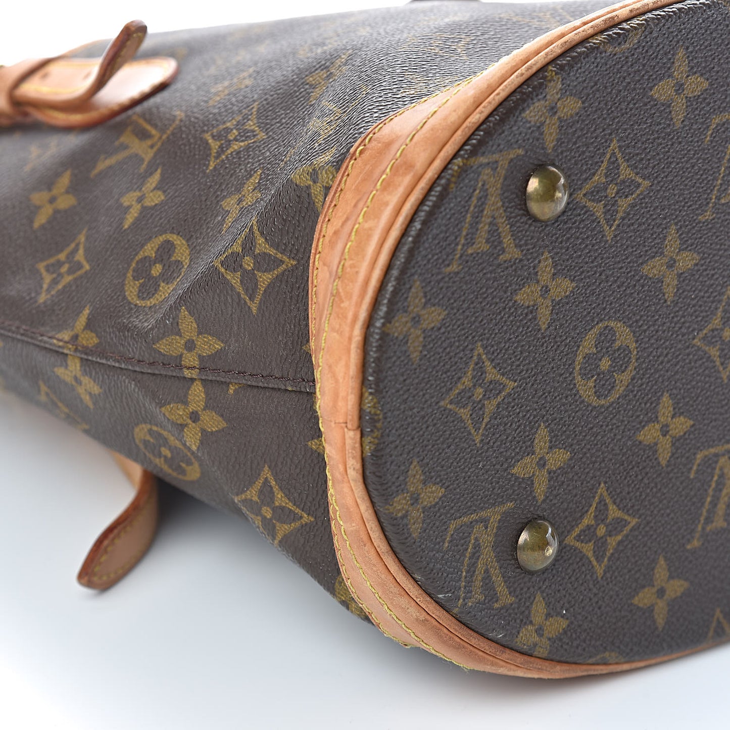 Monogram Petit Bucket 23