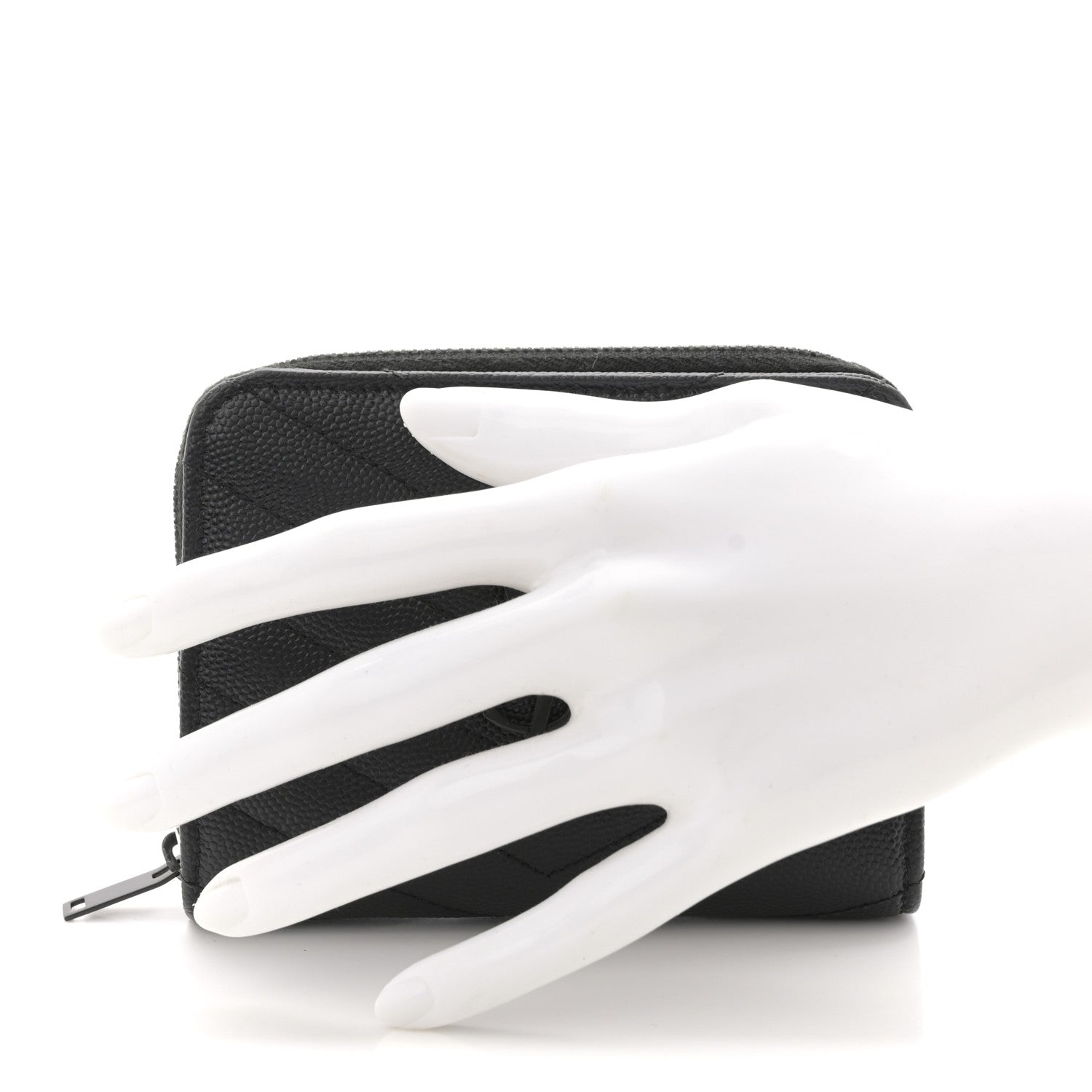 Saint Laurent Grain De Poudre Matelasse Chevron Monogram Monochrome Compact Zip Around Wallet Black 2 of 9