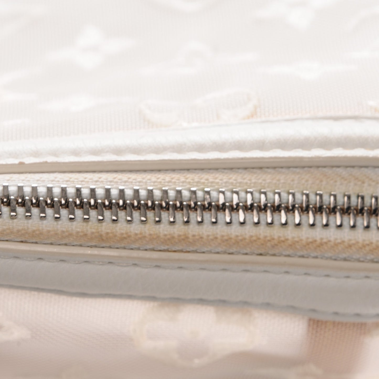 Monogram Transparence Lockit East-West White