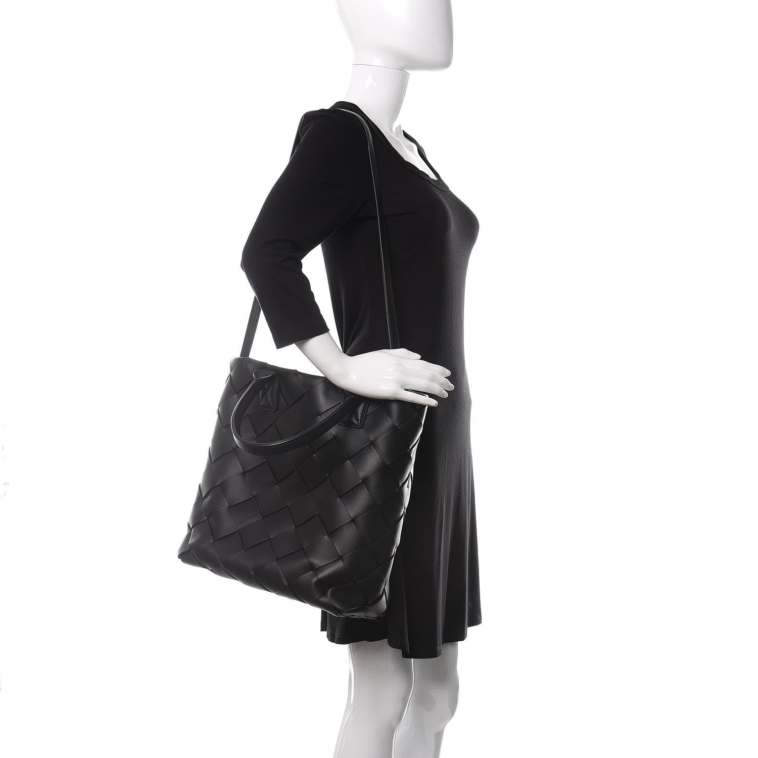 Bottega Veneta Nappa Maxi Cabat 30 Black 2 of 9