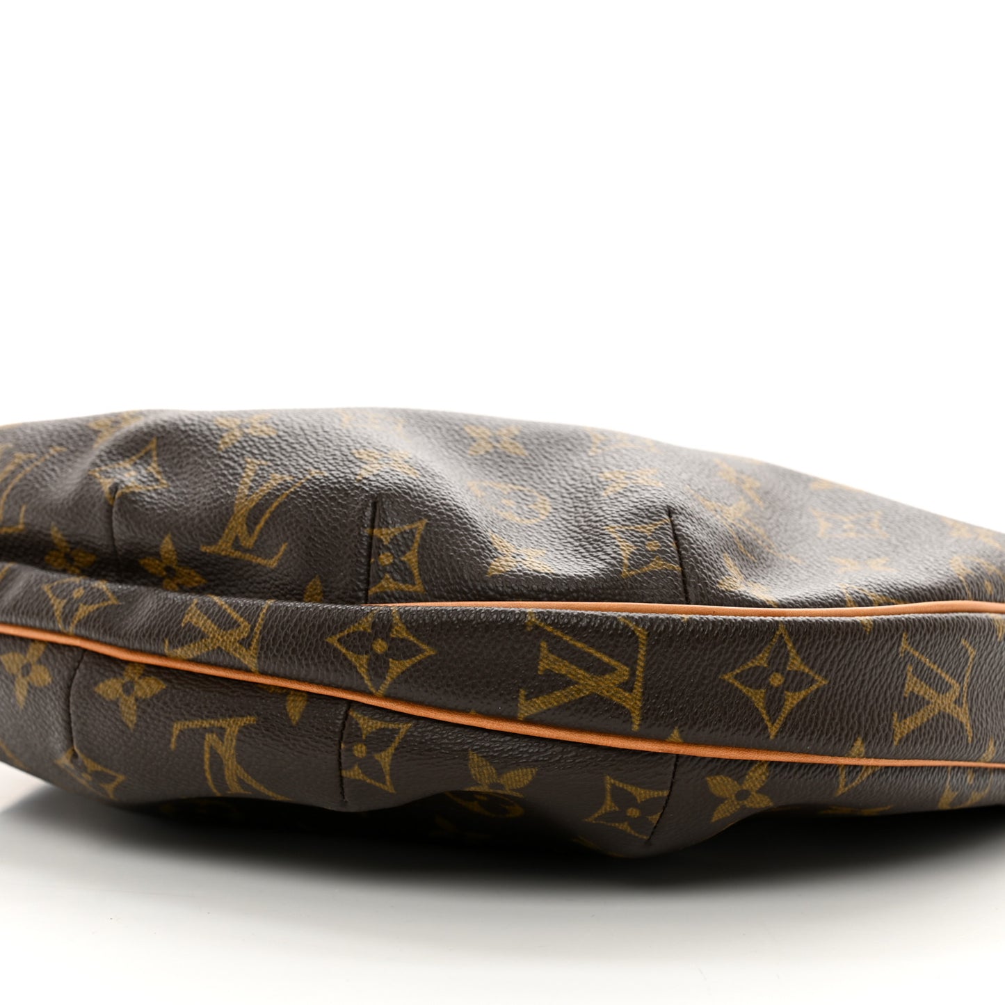 Monogram Croissant MM