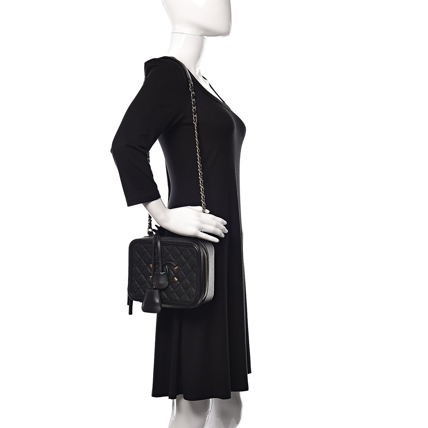 Caviar Quilted Medium CC Filigree Vanity Case Black