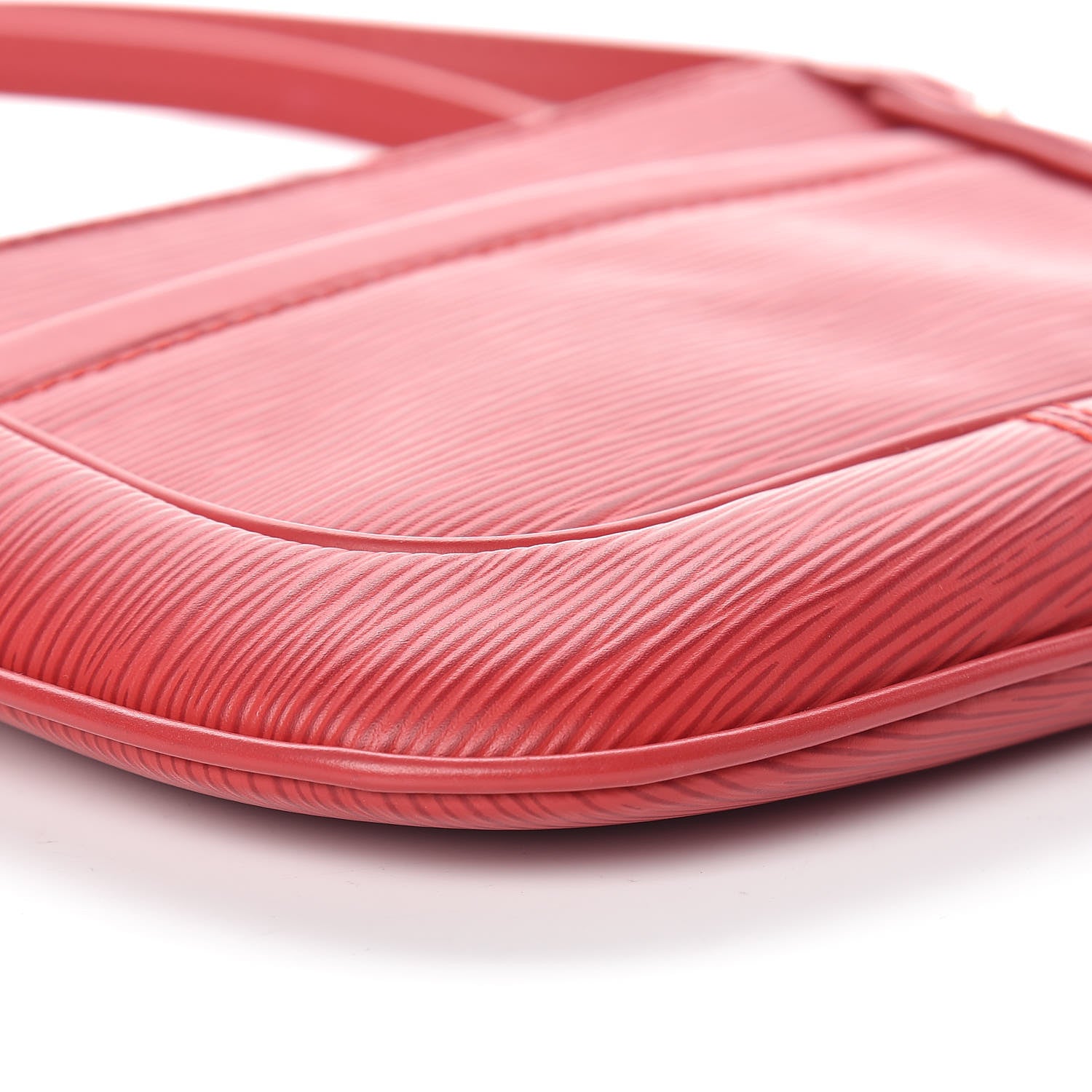 Louis Vuitton Epi Sarvanga Rouge 7 of 8