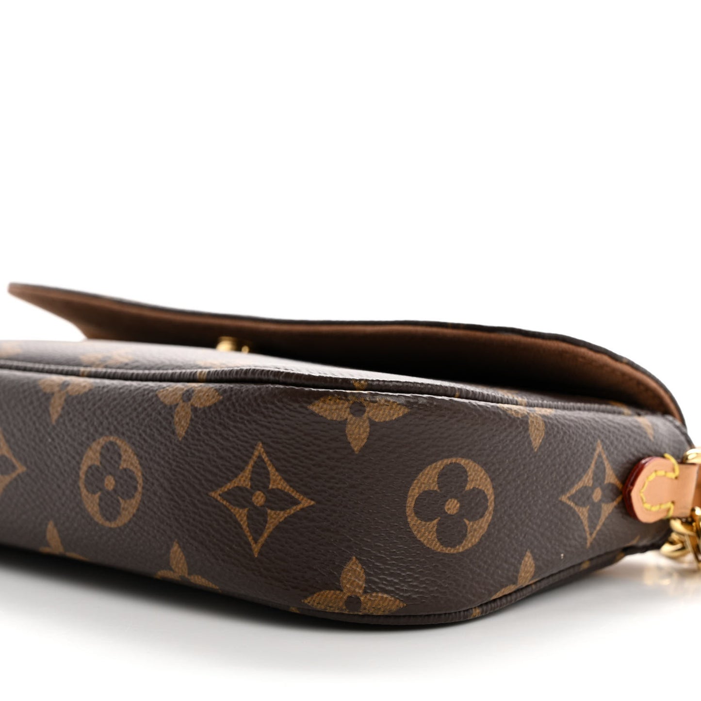 Monogram Ivy Wallet On Chain