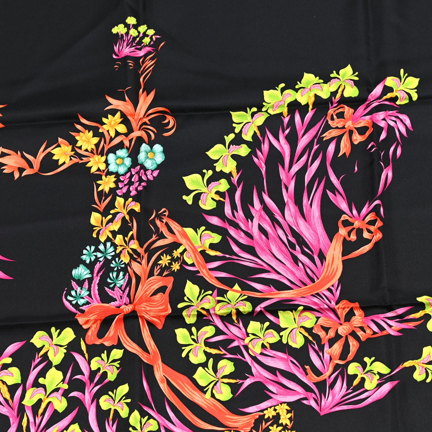 Silk Cheval Fleuri Scarf 90
