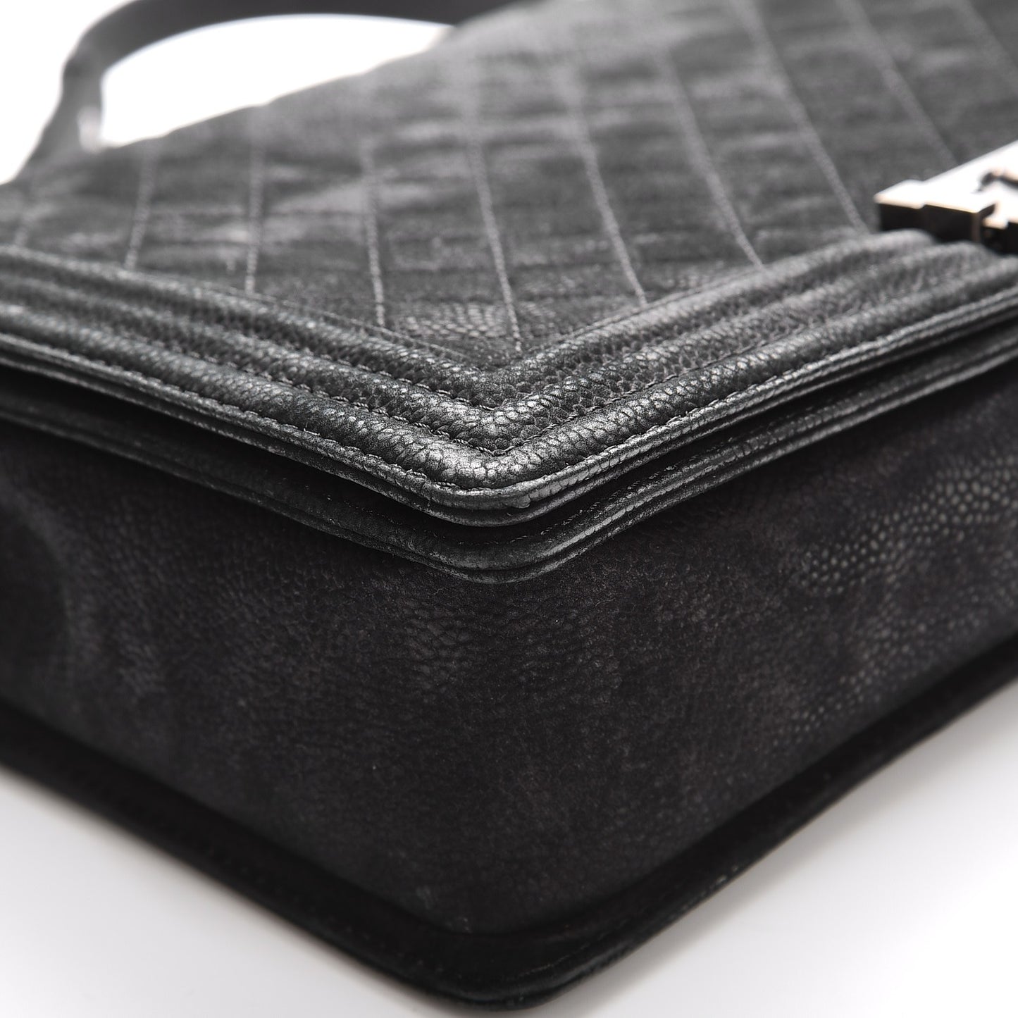 Iridescent Caviar Quilted Large Boy Flap Black