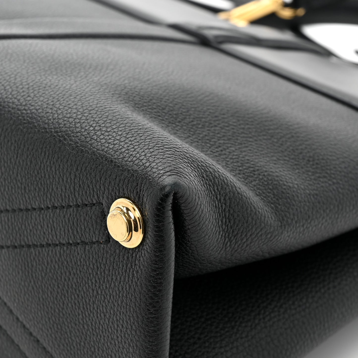 Grained Smooth Calfskin Rose Des Vents MM Black