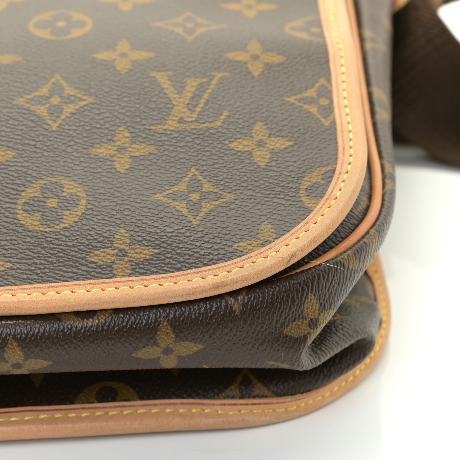 Louis Vuitton Monogram Bosphore GM Messenger Bag 12 of 14