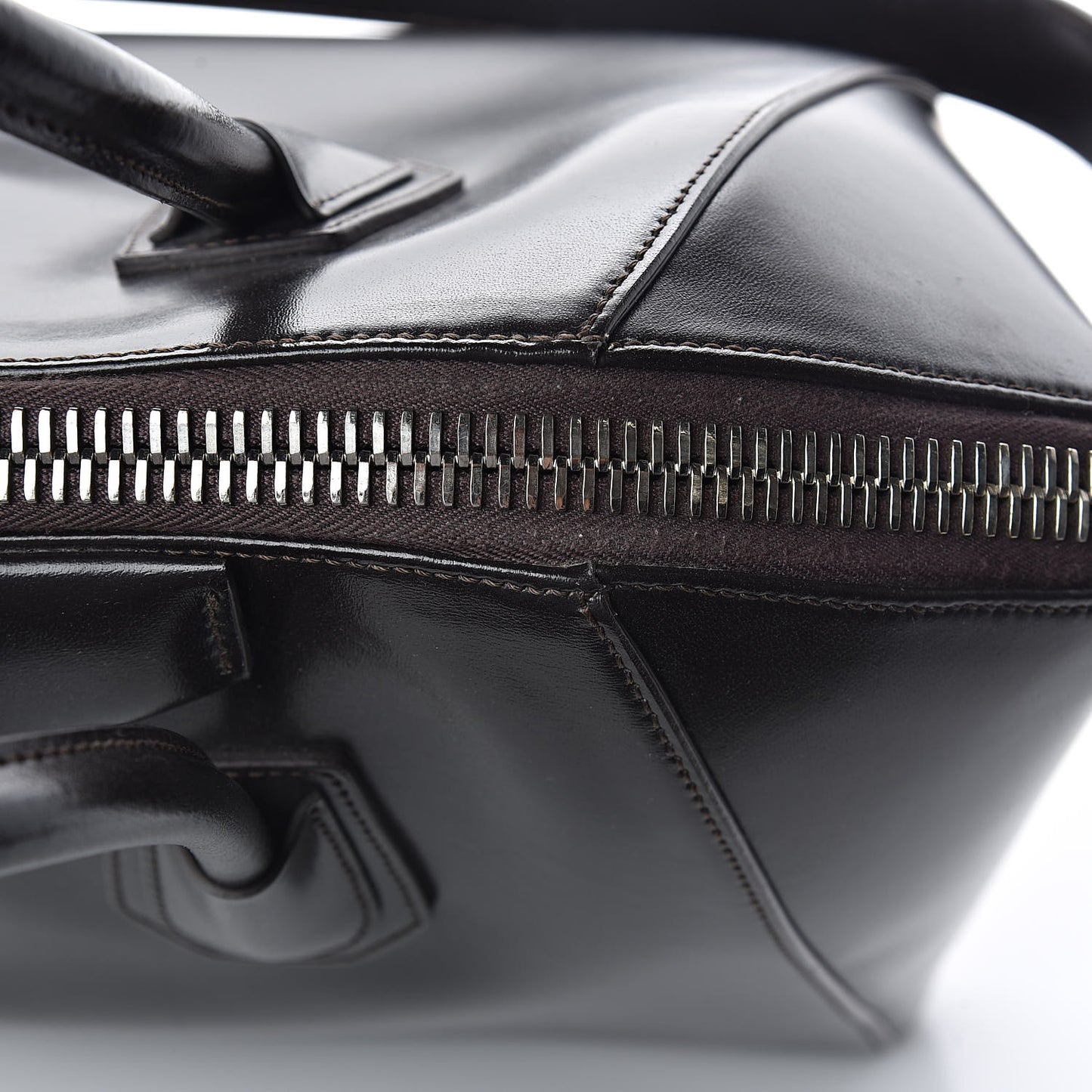 Shiny Lord Calfskin Medium Antigona Dark Brown