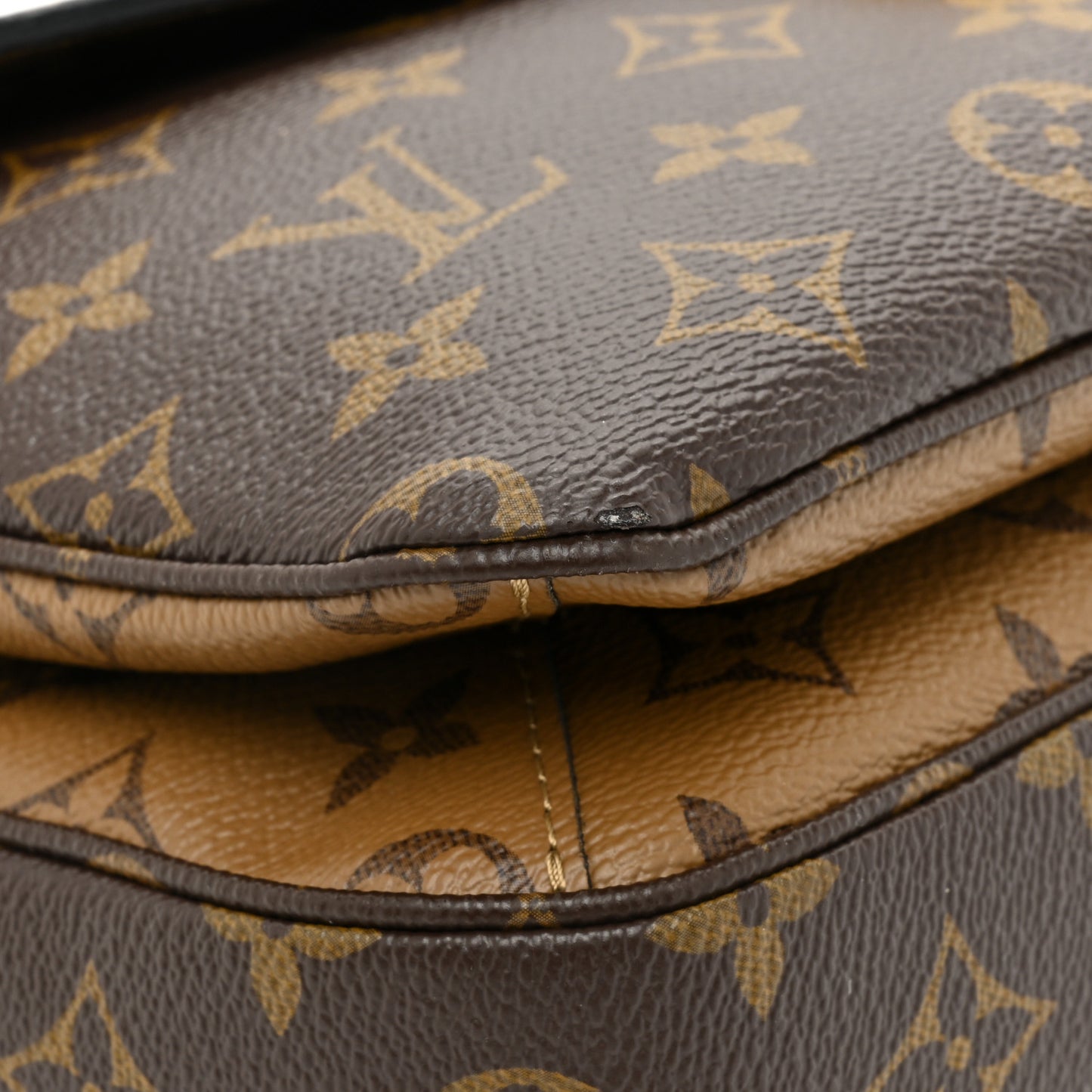 Reverse Monogram Pochette Metis