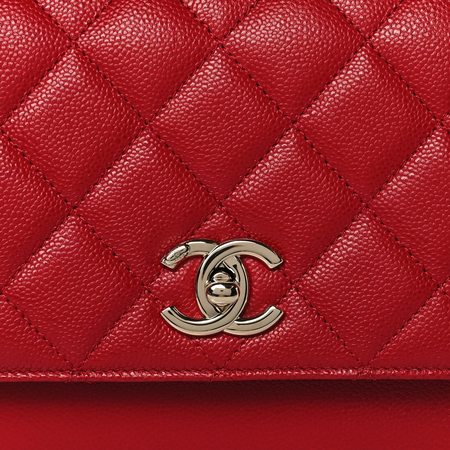 Caviar Quilted Medium Business Affinity Flap Red