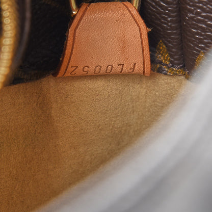Louis Vuitton Monogram Luco 7 of 10