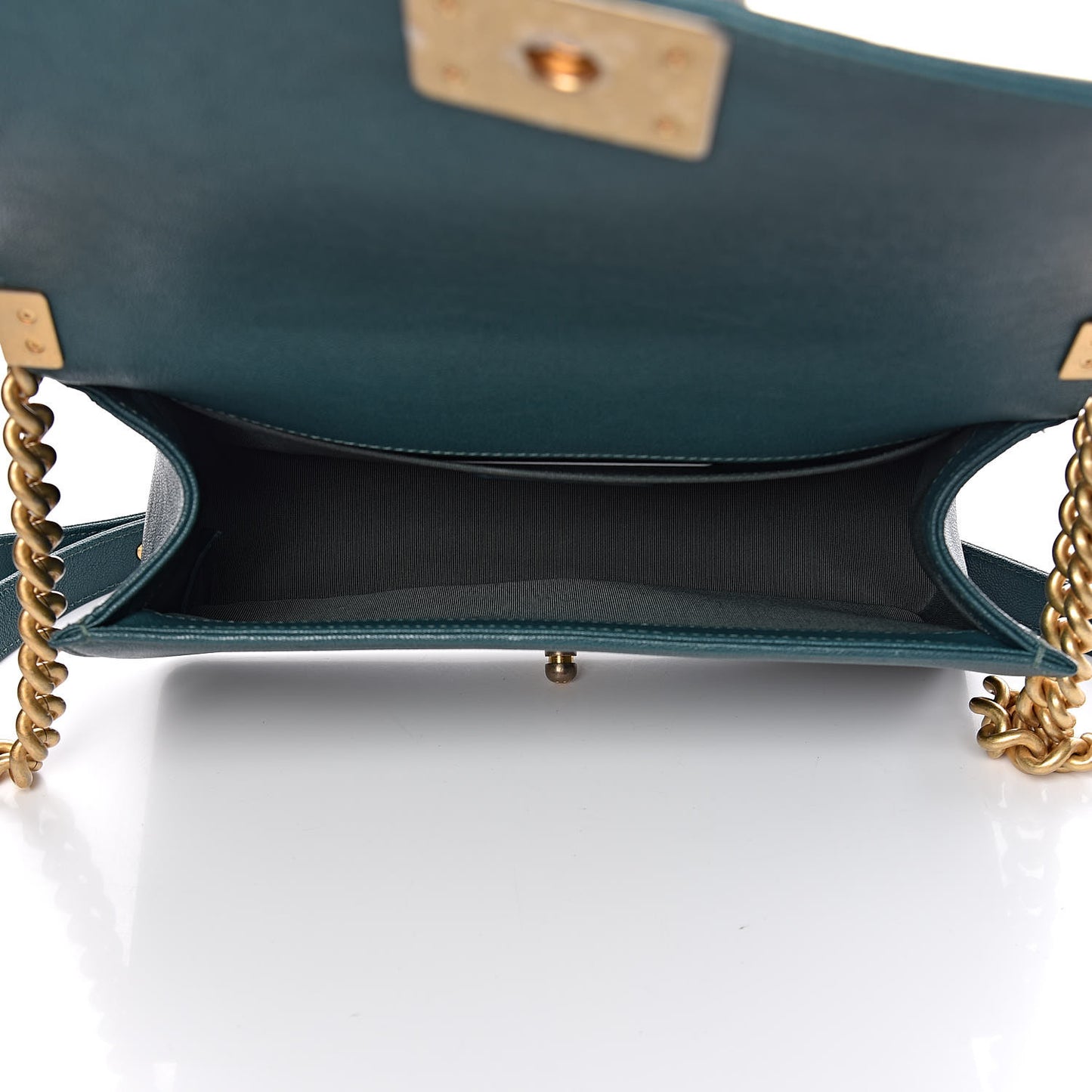 Caviar Quilted Medium Boy Flap Dark Green