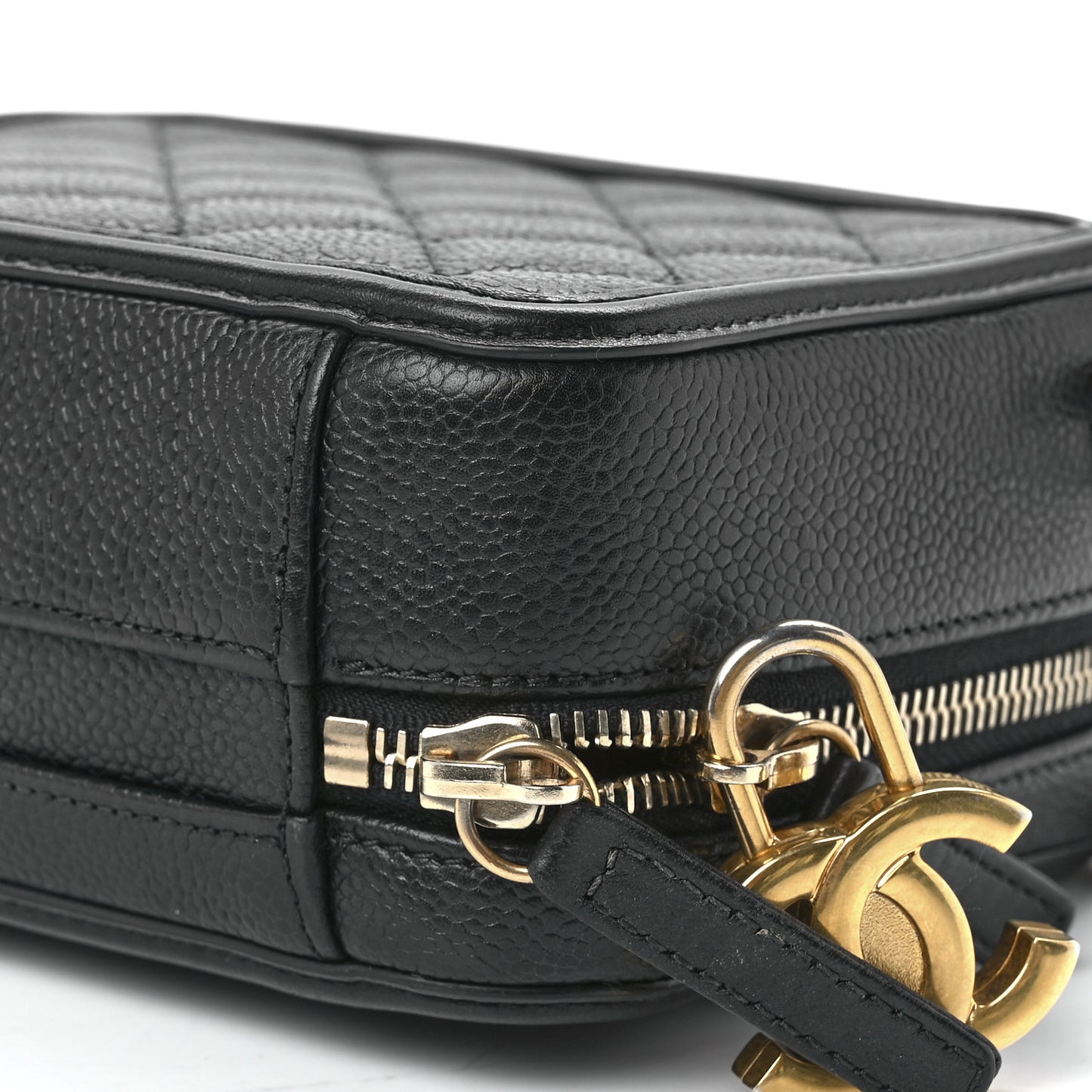 Caviar Quilted Small CC Filigree Vanity Case Black