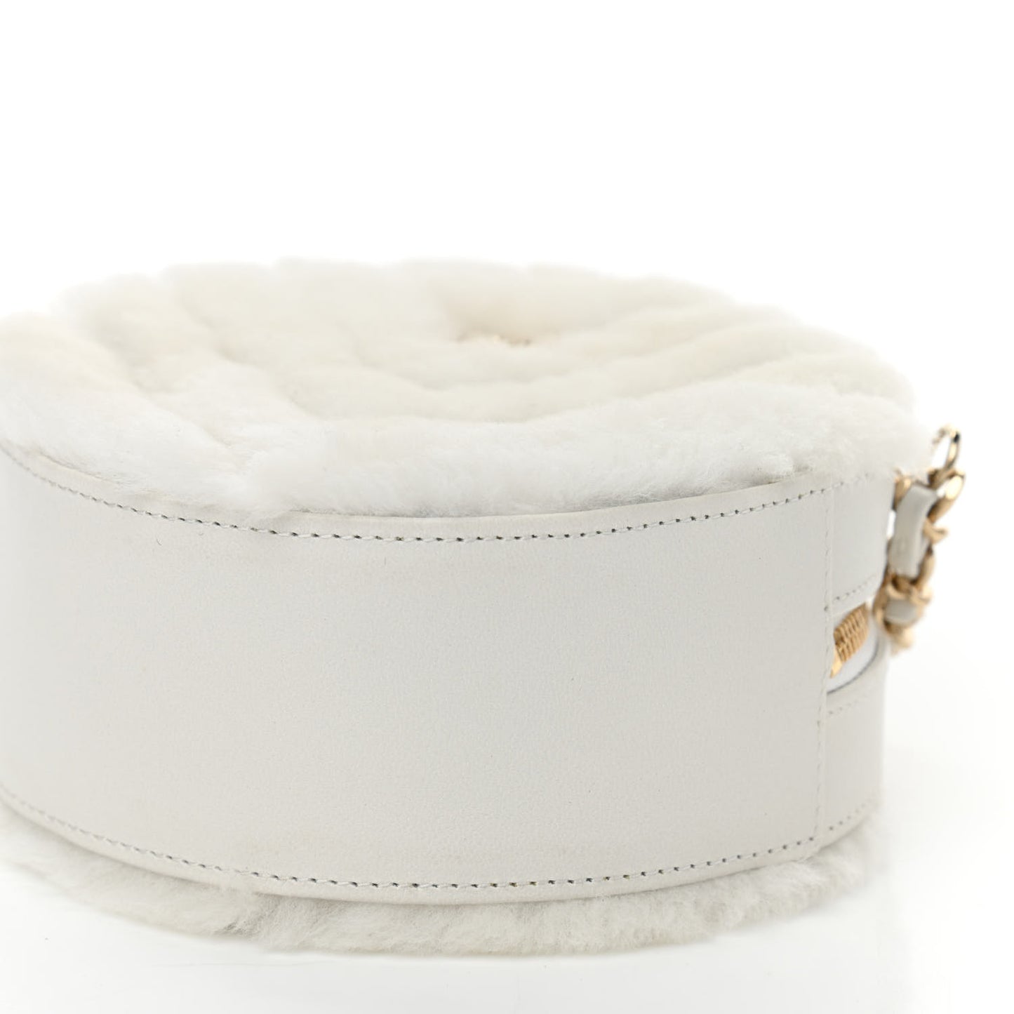 Fur Chevron Quilted Round Clutch With Chain White