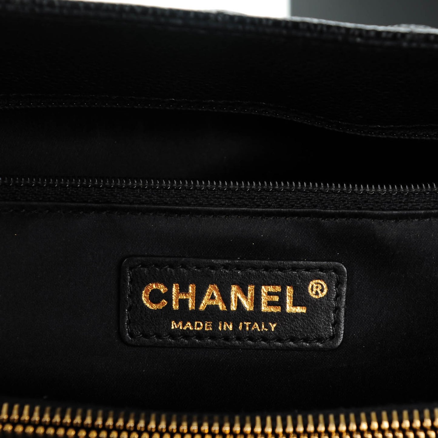 Caviar Grand Shopping Tote GST Black