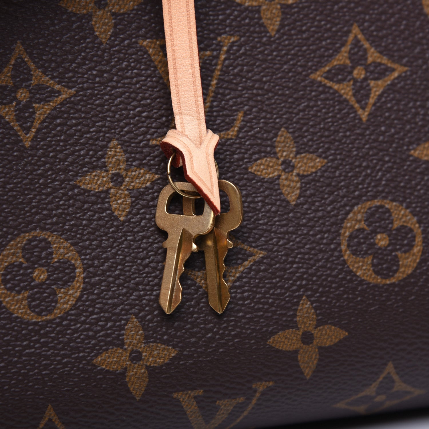 Louis Vuitton Monogram Cluny MM Blue Glacial 15 of 19