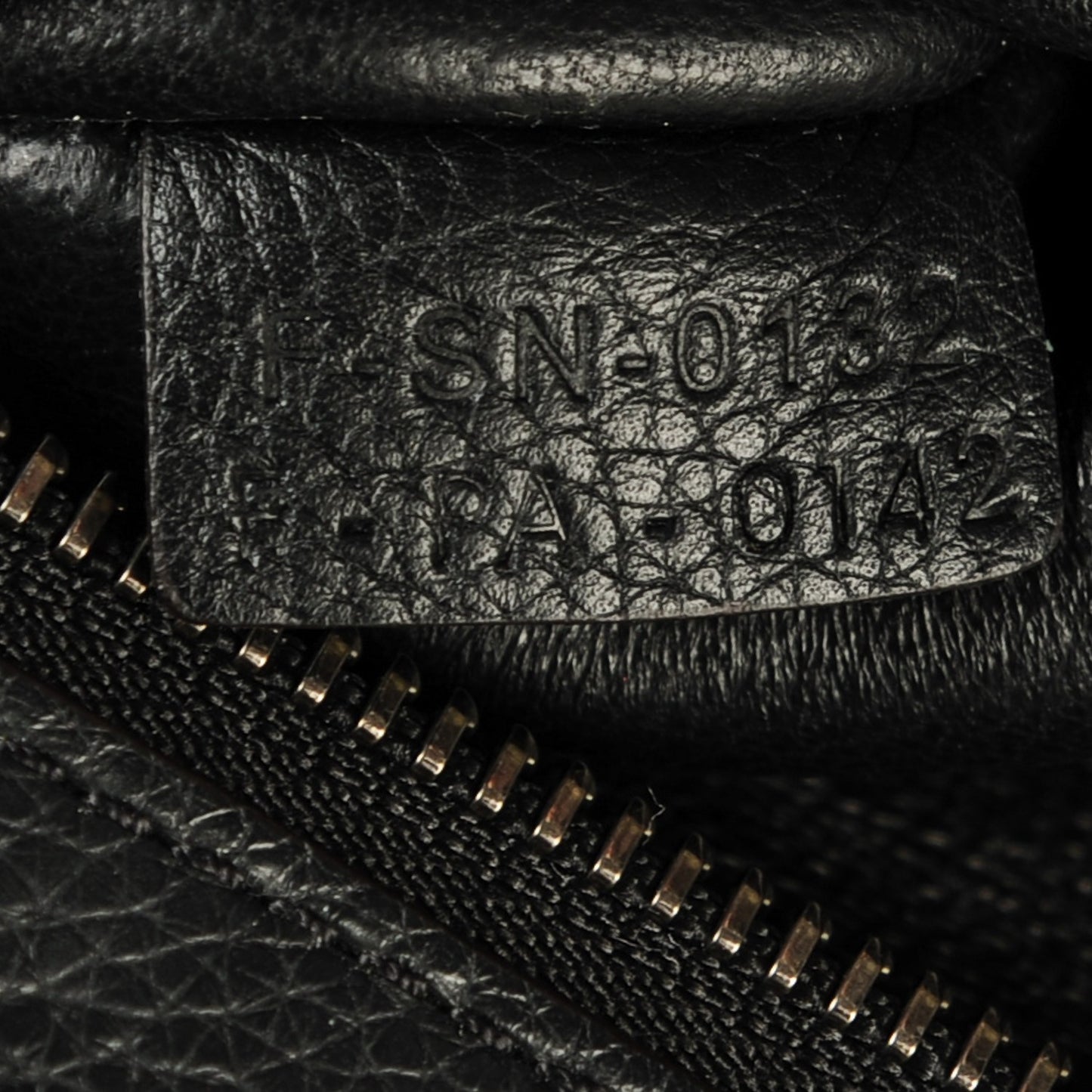 Drummed Calfskin Suede Medium Trapeze Black