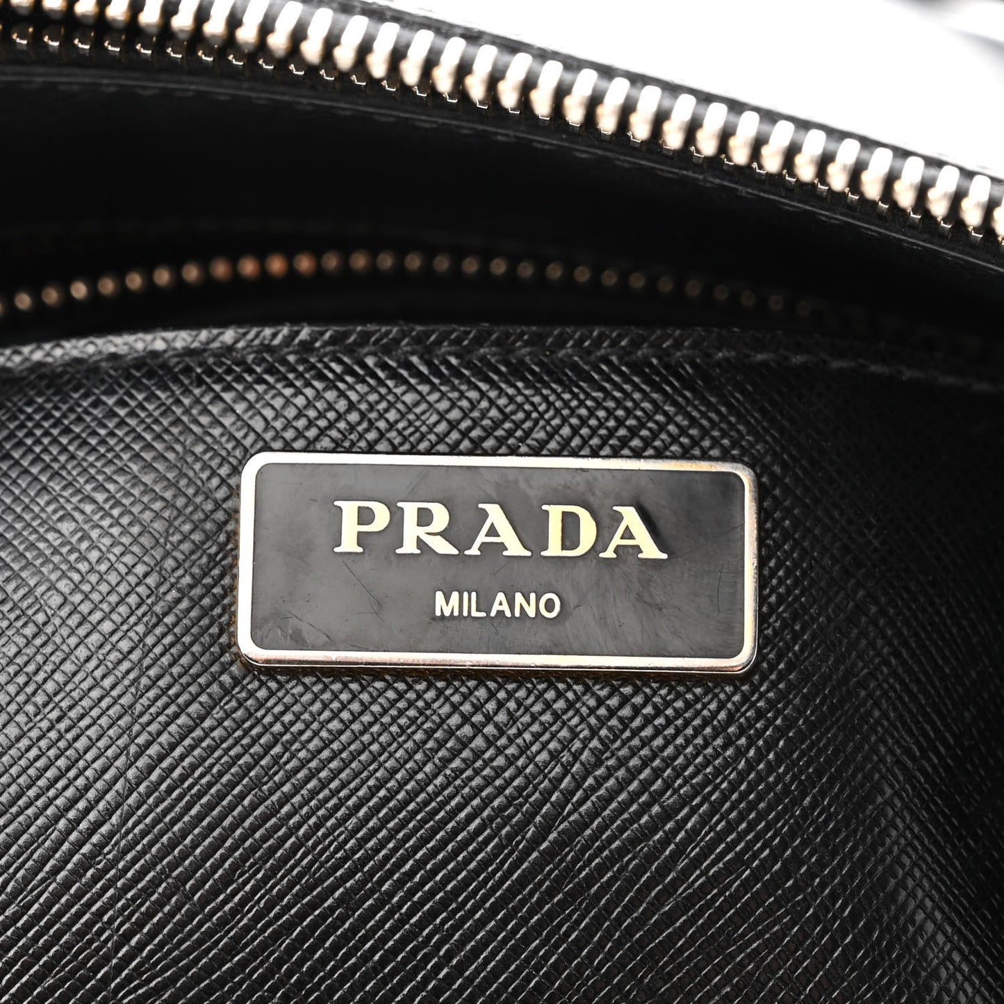 Saffiano Medium Galleria Double Zip Tote Black