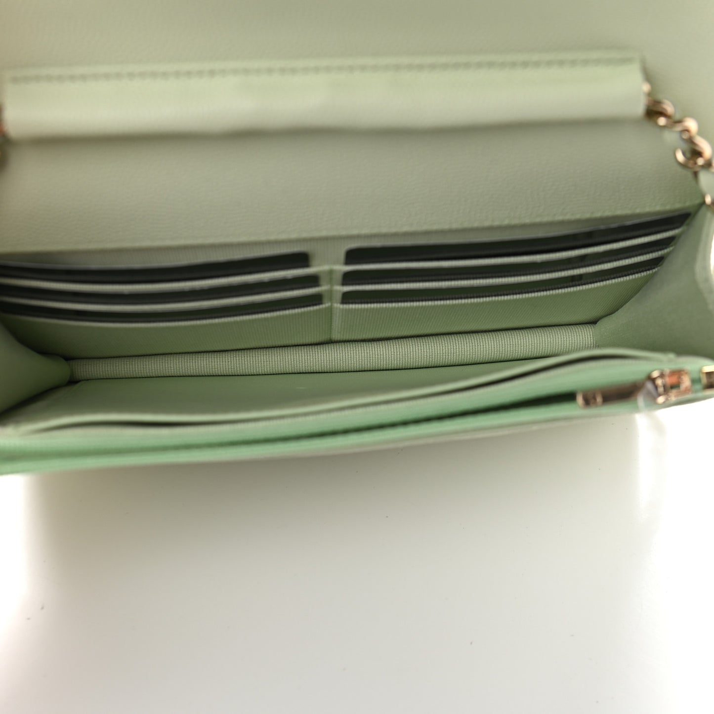 Caviar Quilted Wallet On Chain WOC Light Green