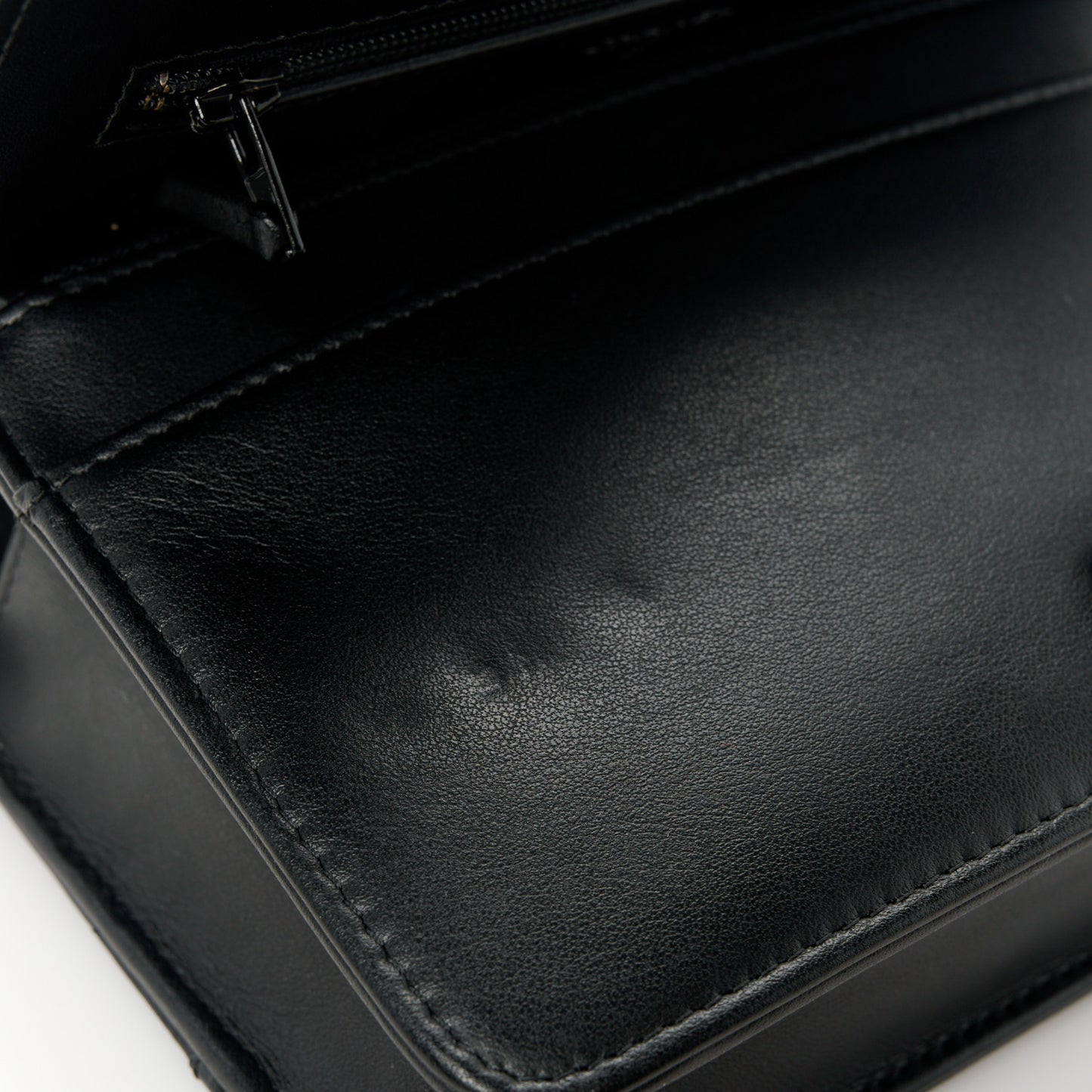 Aged Calfskin Chevron Quilted Gabrielle Wallet On Chain WOC Black