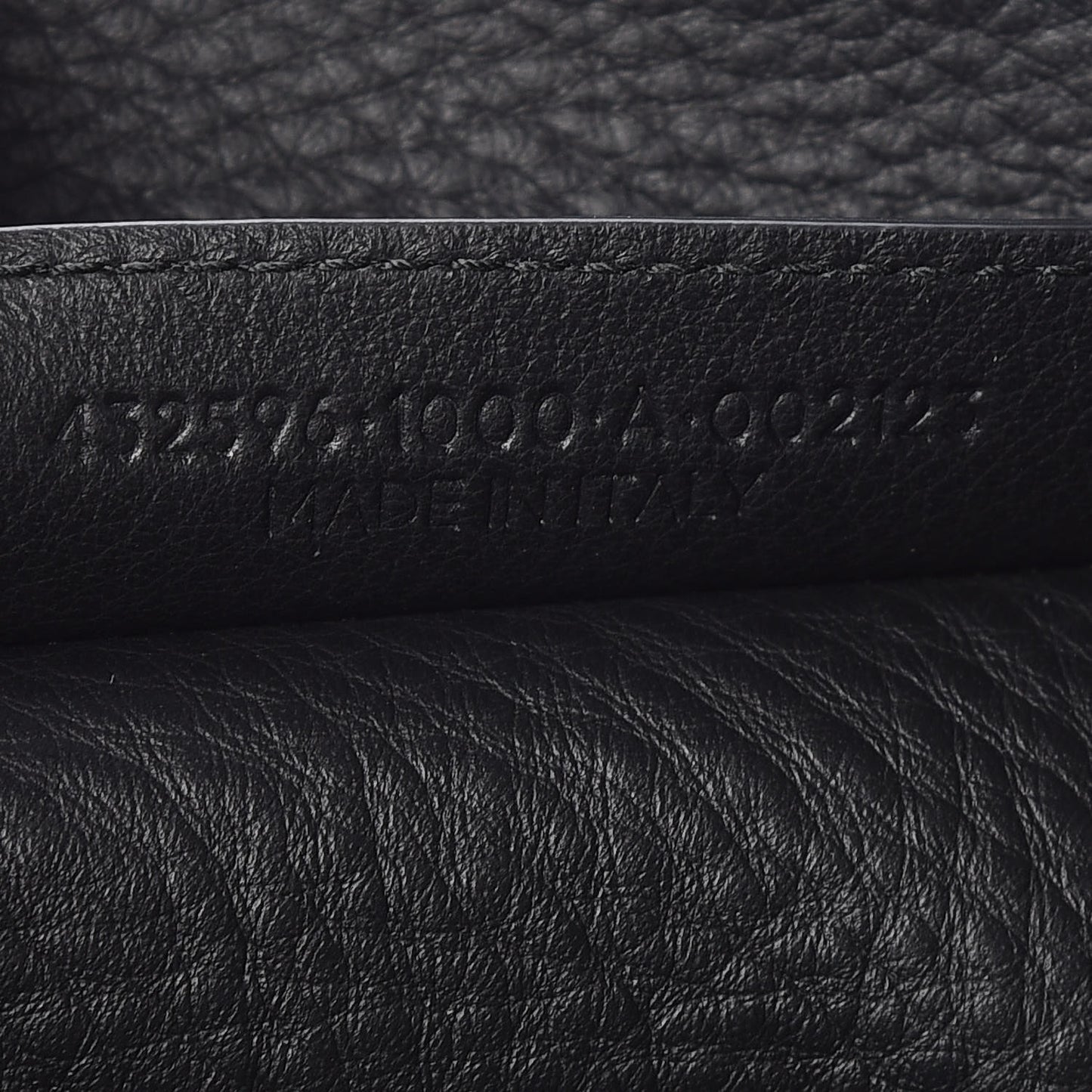 Veau Papier B4 Zip Around Tote Black