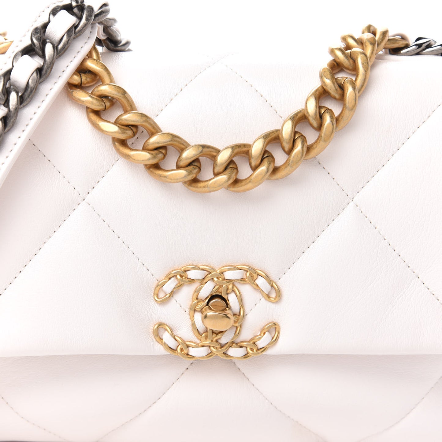 Lambskin Quilted Medium 19 Flap White