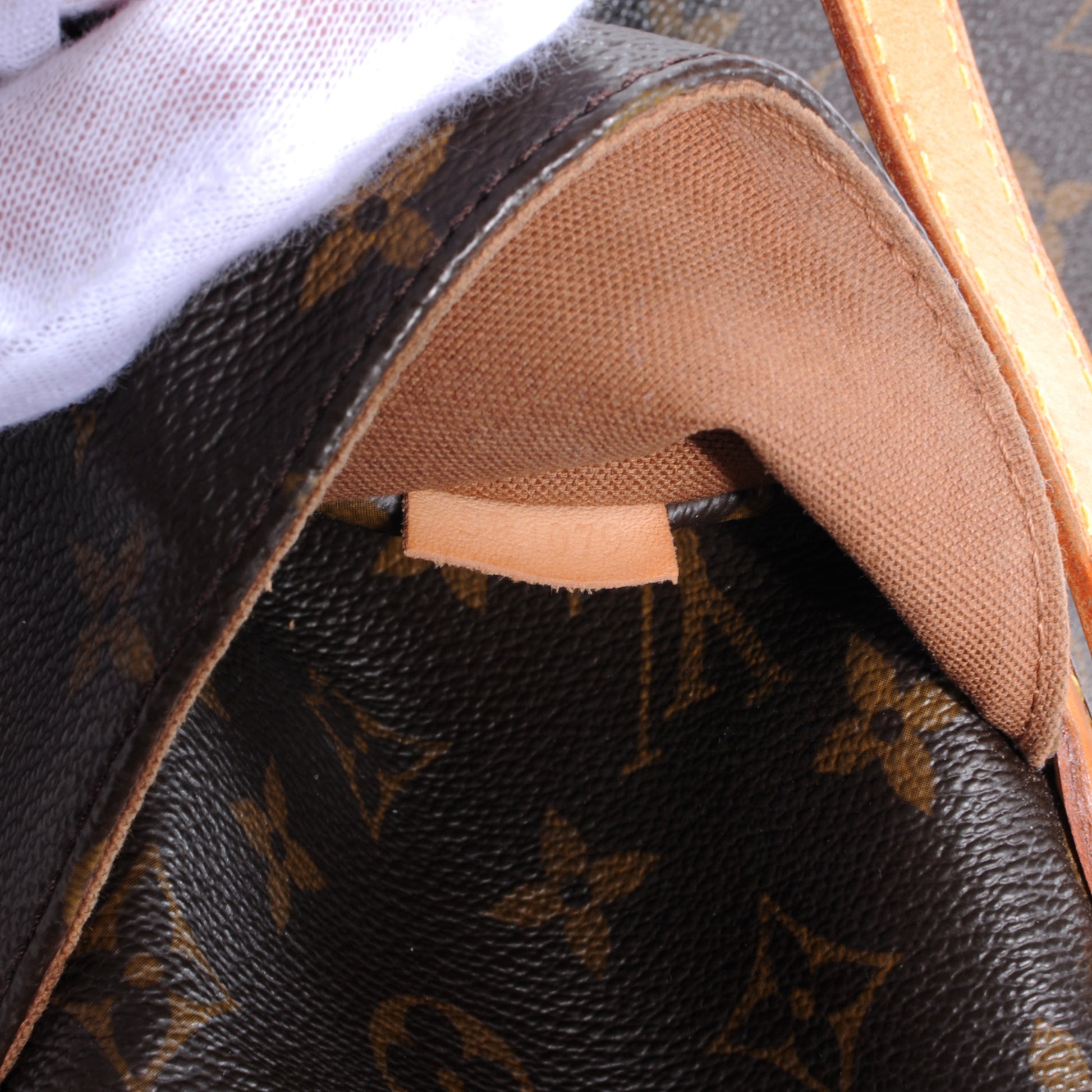 Louis Vuitton Monogram Totally MM 6 of 7
