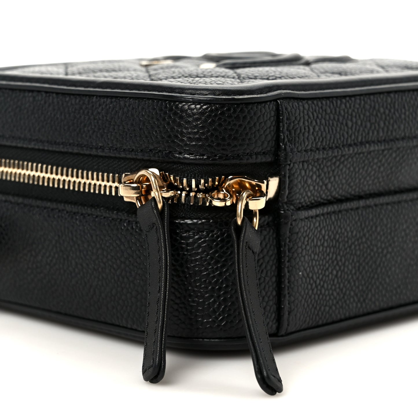 Caviar Quilted Small CC Filigree Vanity Case Black