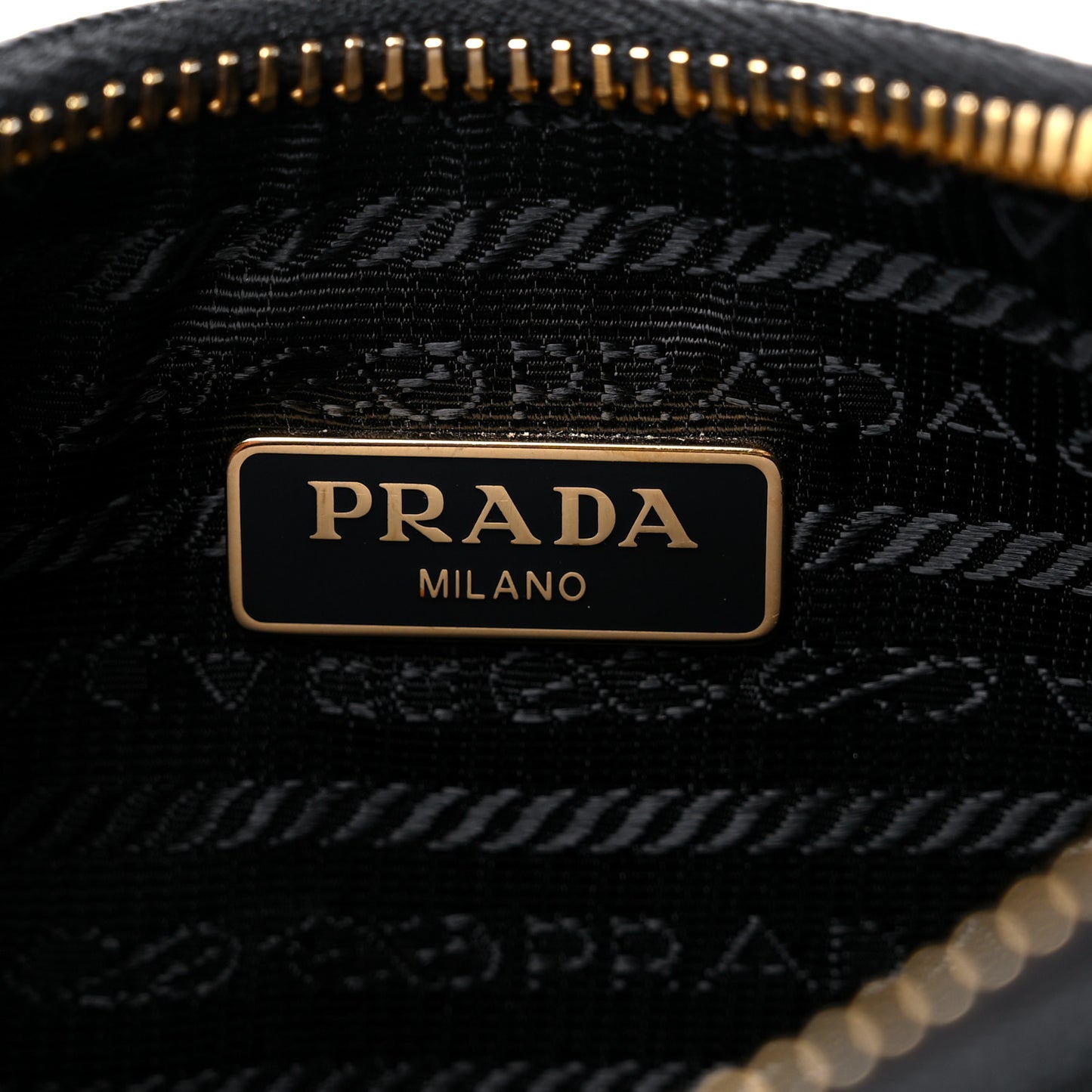 Saffiano Lux Re-Edition 2005 Shoulder Bag Black