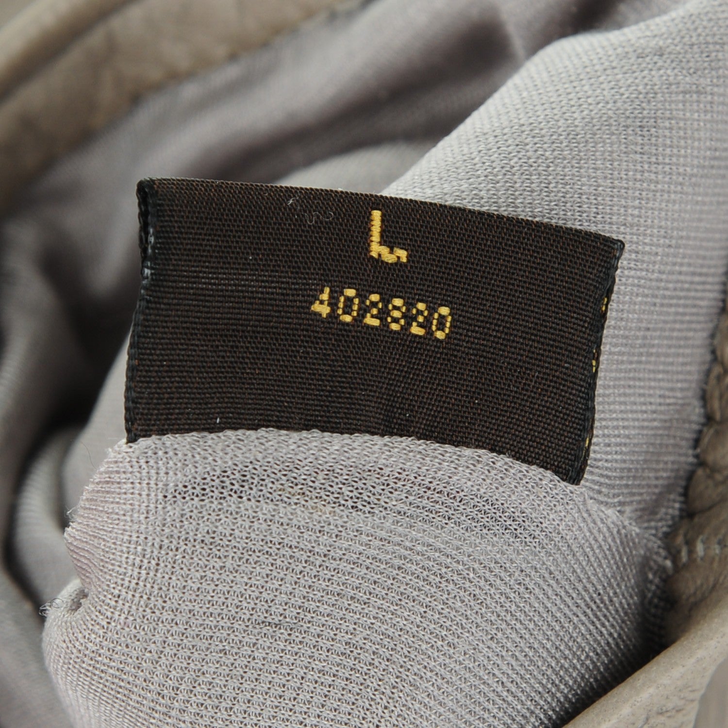 Louis Vuitton Ostrich Lambskin Gloves L Gris 6 of 6