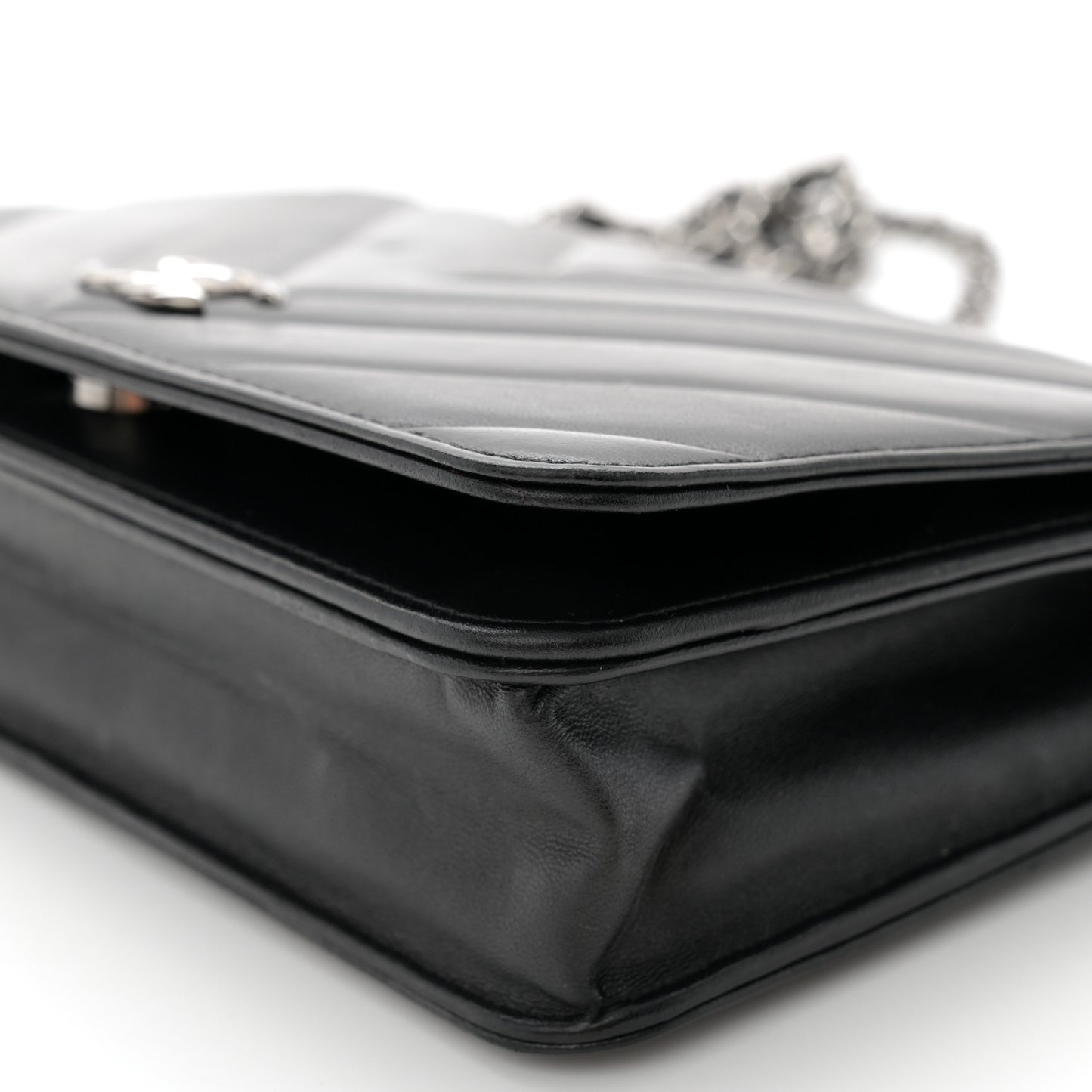 Lambskin Chevron Quilted Wallet On Chain WOC Black