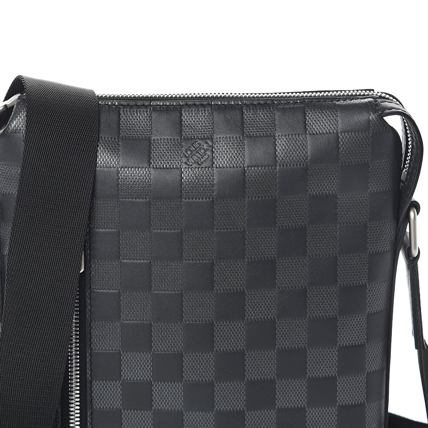 Damier Infini Discovery Messenger BB Onyx