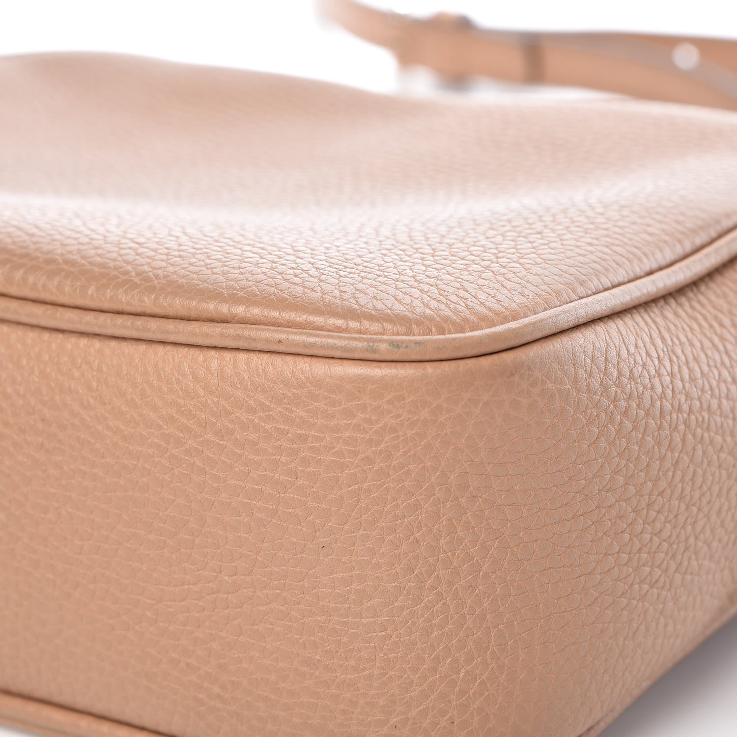 Gucci Pebbled Calfskin Small Soho Disco Bag Camelia 17 of 19