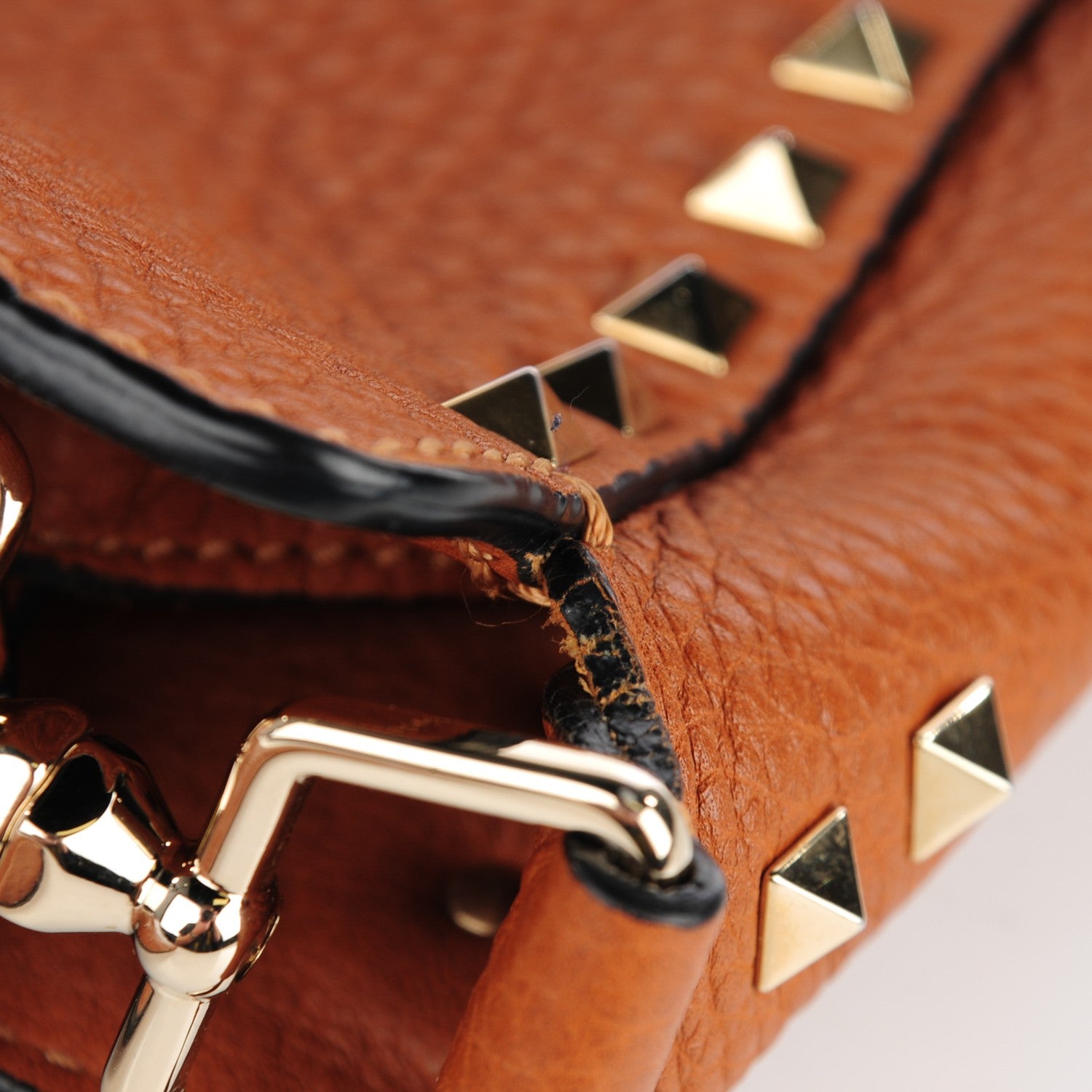 Valentino Garavani Pebbled Calfskin Large Rockstud Flip-Lock Messenger Bag Light Cuir 9 of 10