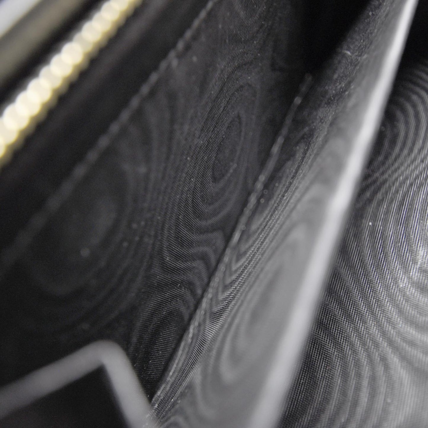 Patent Y-Mail Wallet Black