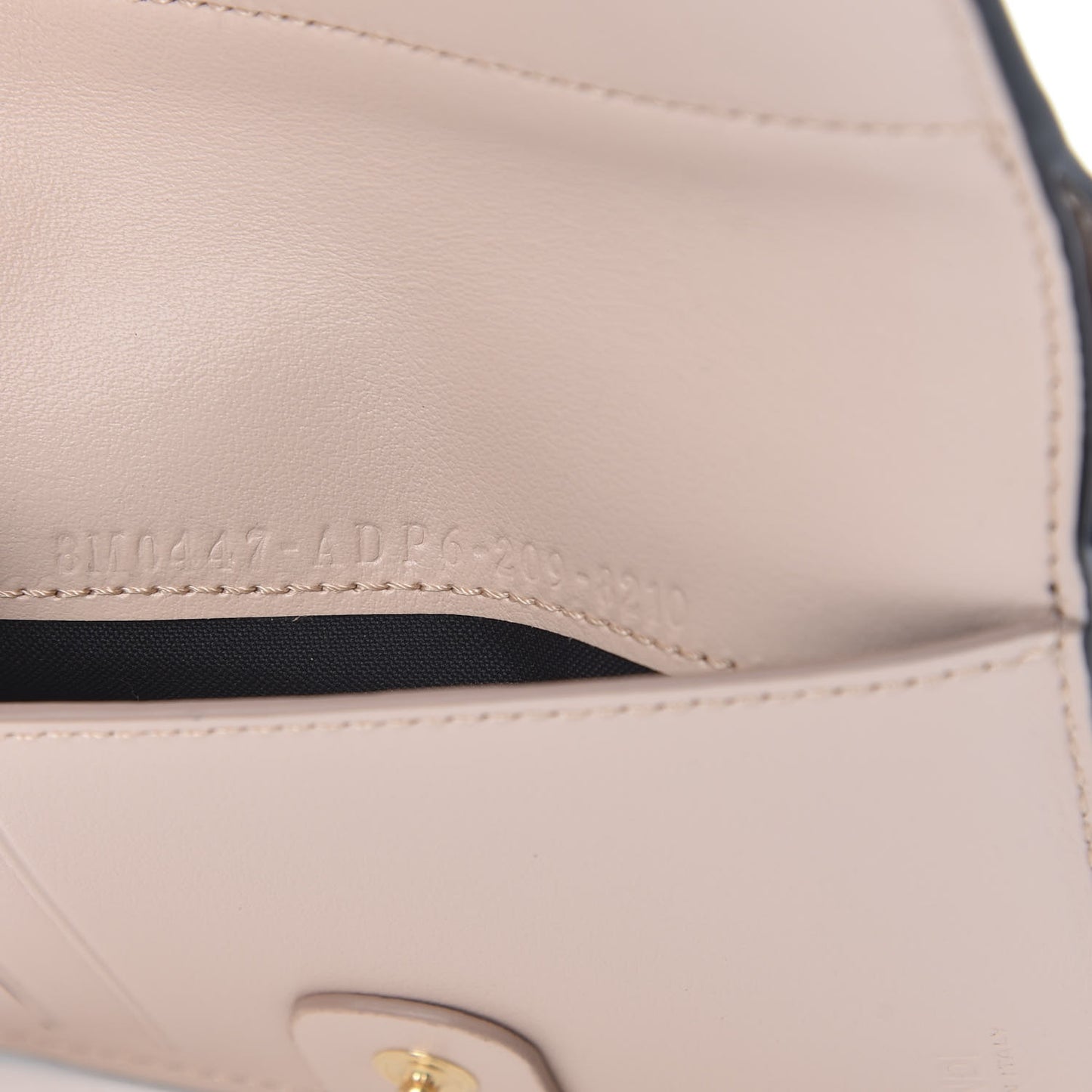 Vitello Fluffy Logo Medium Wallet Rosa Quarzo Black