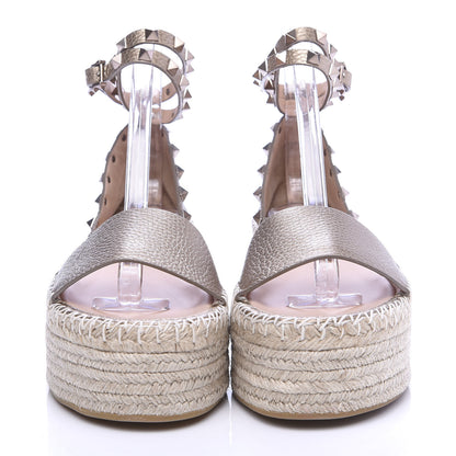 Valentino Garavani Metallic Grained Calfskin Rockstud Ankle Wrap Espadrille Flatform Sandals 37 Skin Natural 2 of 8