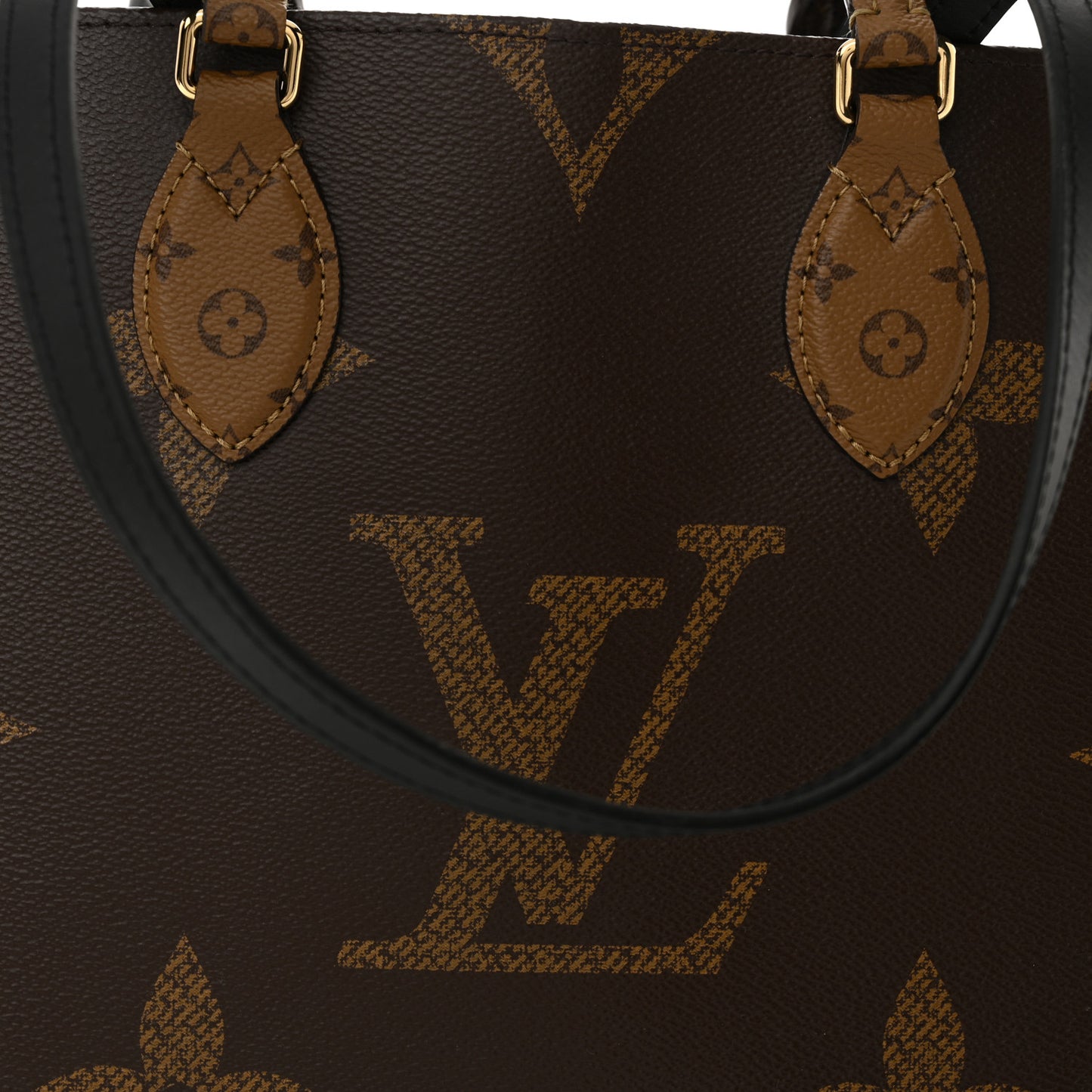 Reverse Monogram Giant Onthego MM