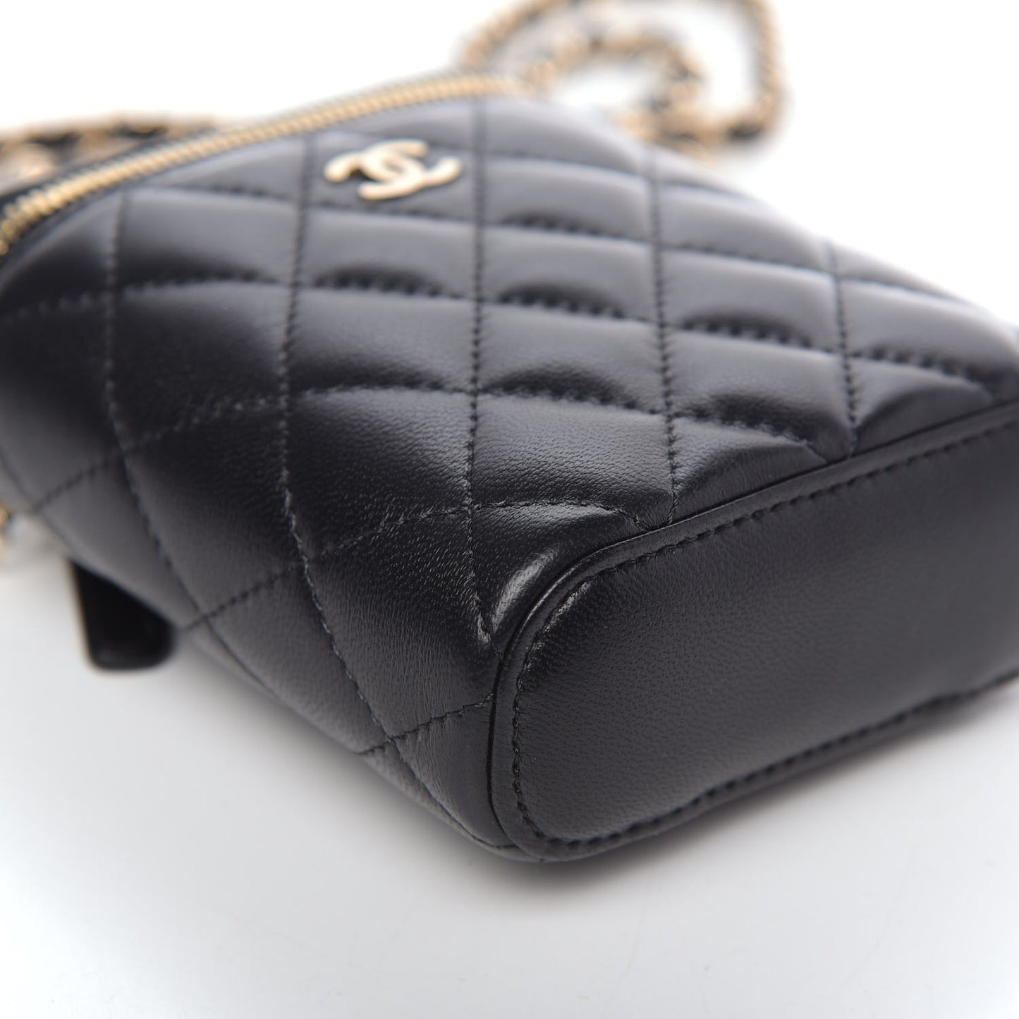Lambskin Quilted Small Vertical Coco Beauty Vanity Case With Chain Black